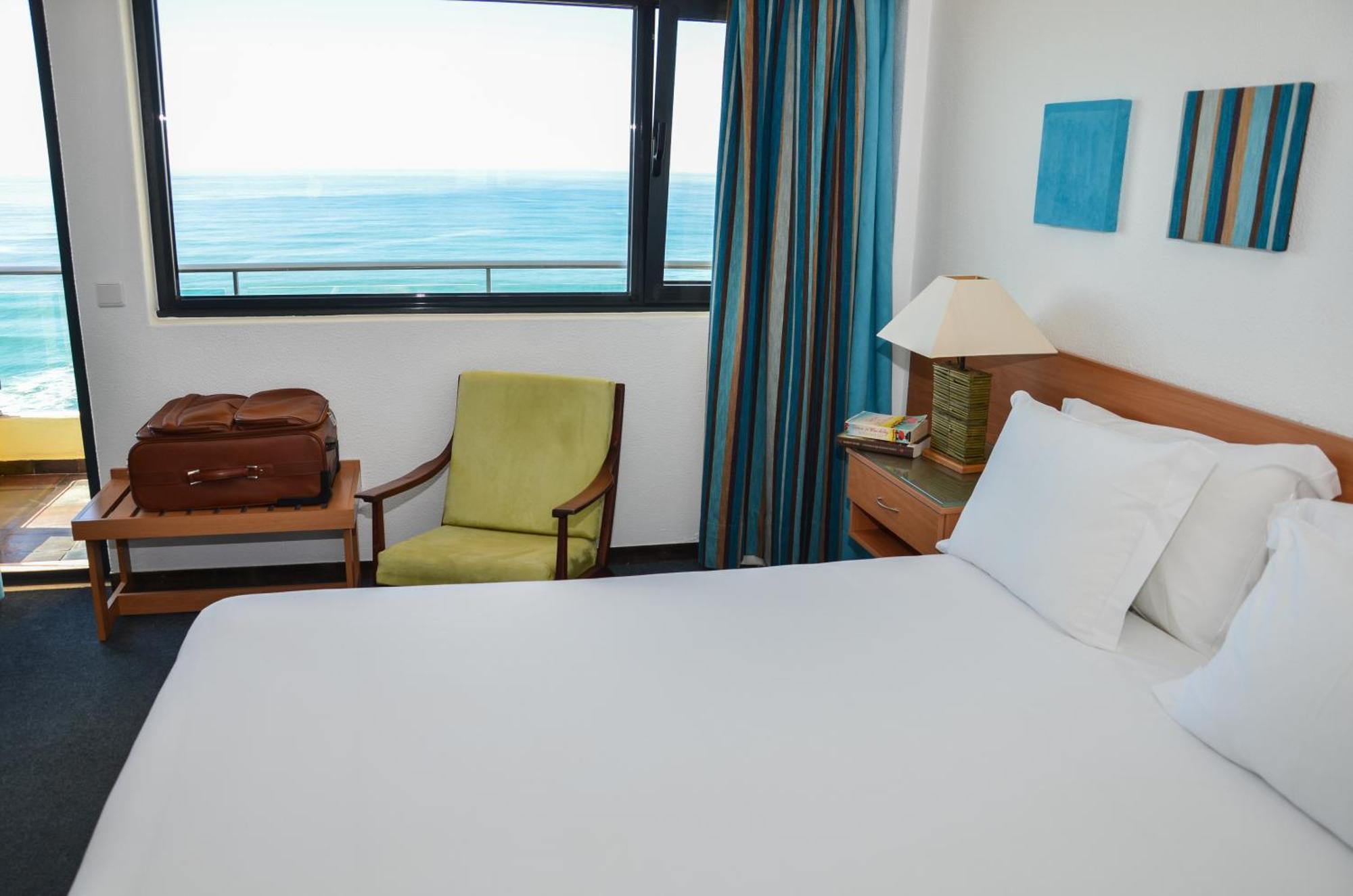 Quarto Twin Standard com Vista Mar e Varanda