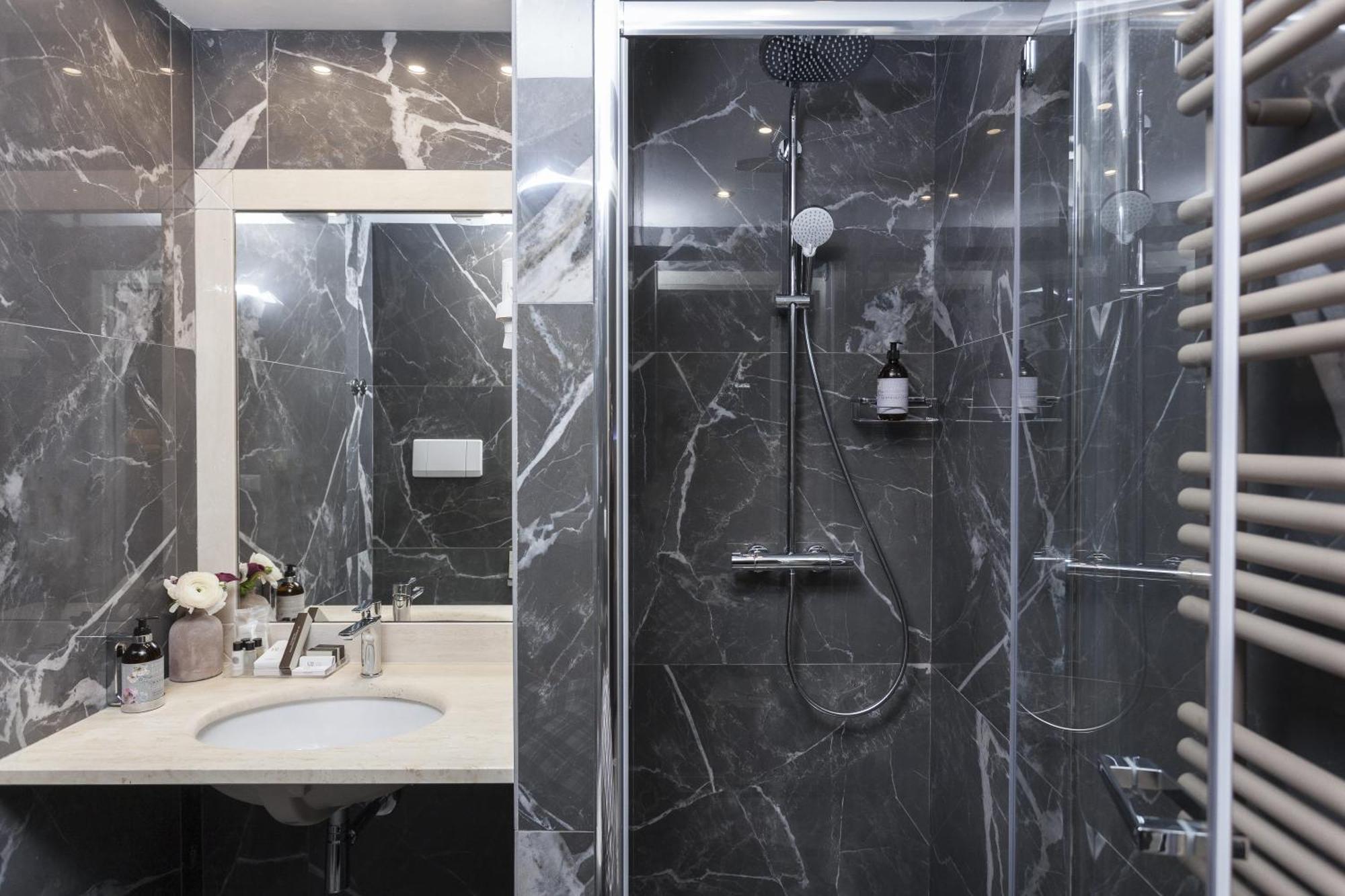Chambre Double avec Lit d'Appoint
