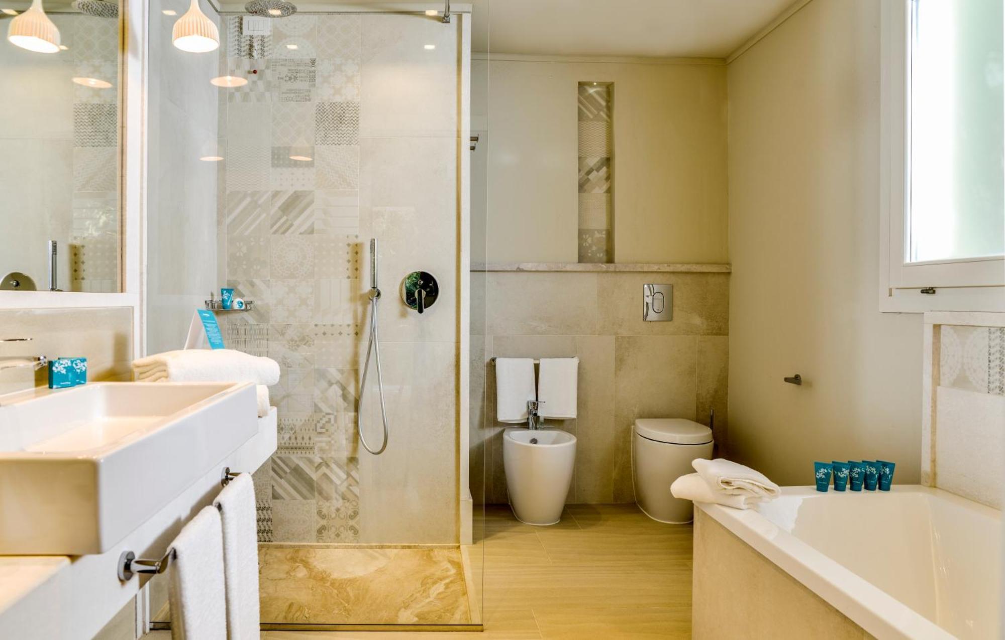 Bungalow Familiare Deluxe (2 Adulti + 2 Bambini)