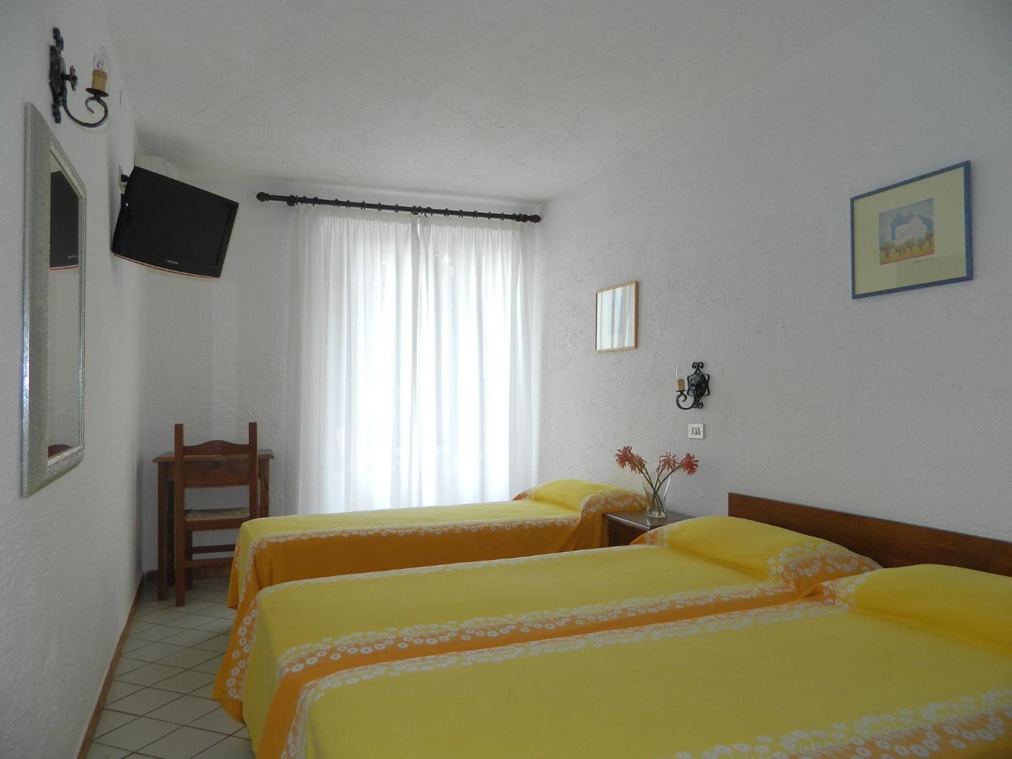 Chambre Familiale (2 Adultes + 1 Enfant)