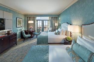 Deluxe Double Queen Room