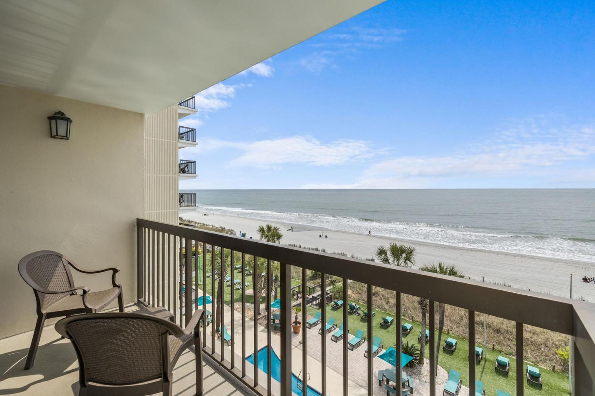 Standard Queen Room with Two Queen Beds - Ocean Front