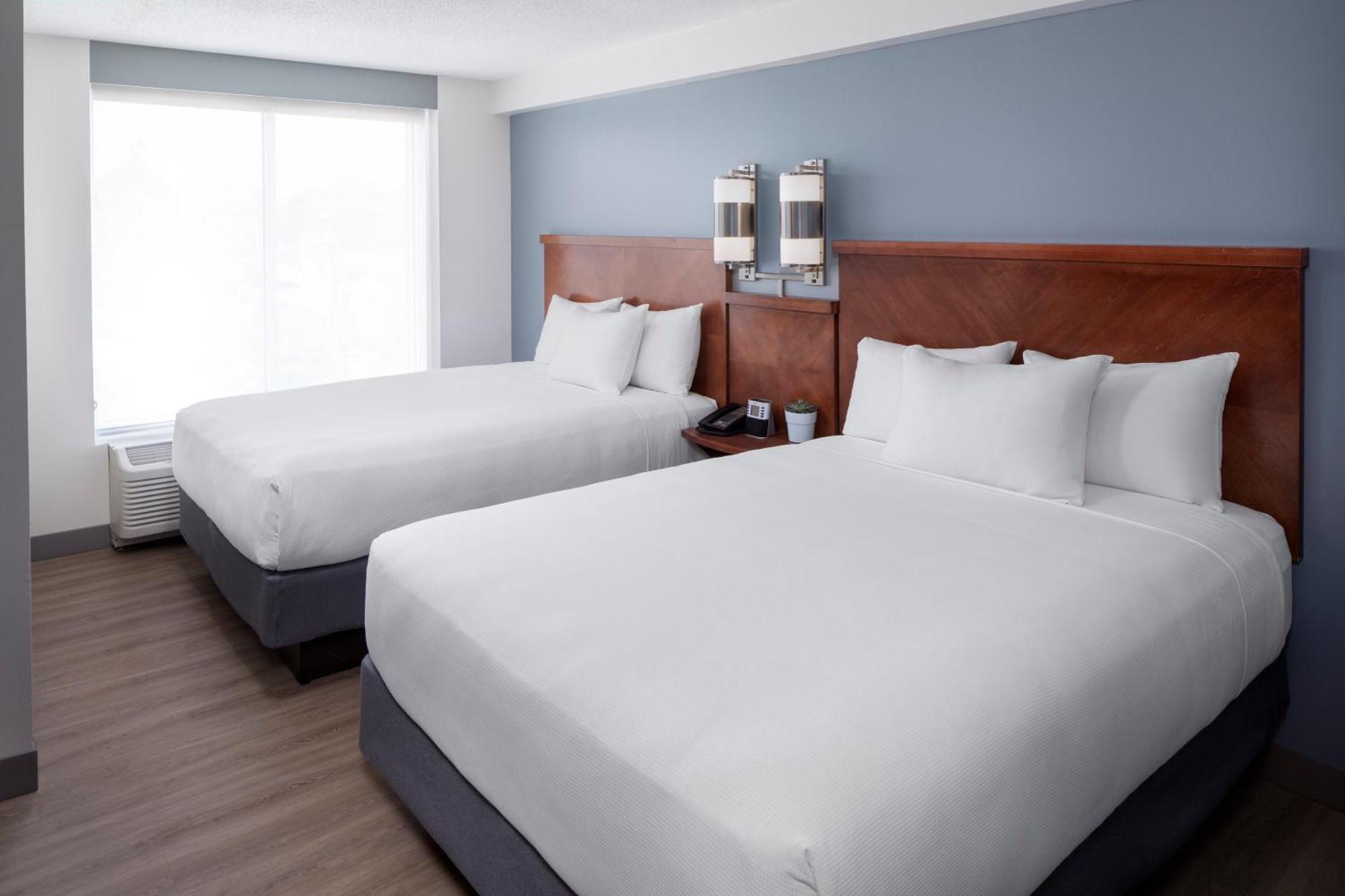 Queen Room with Two Queen Beds, Sofa Bed and Accessible Tub