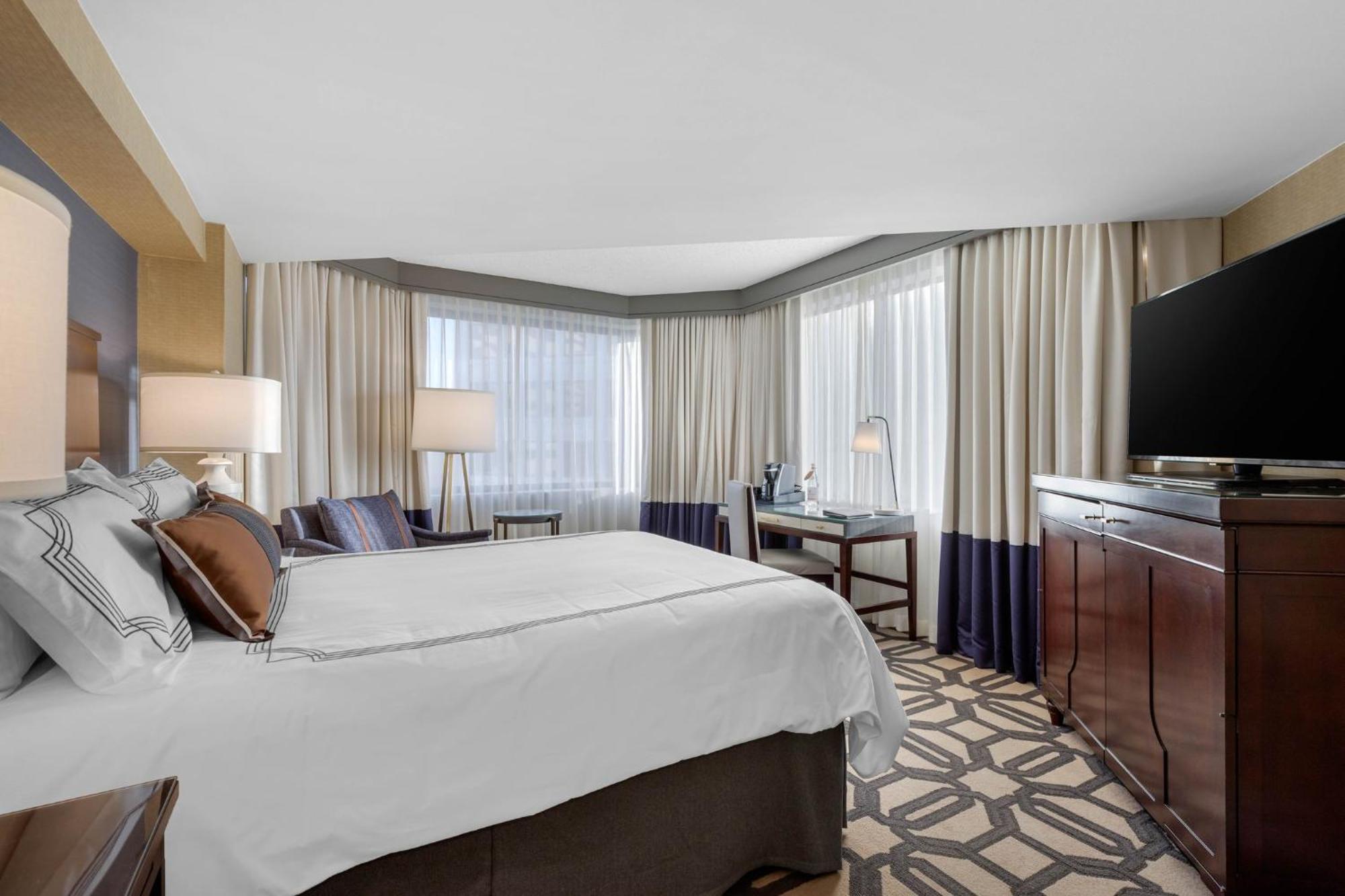Premier Room - 1 Queen Bed