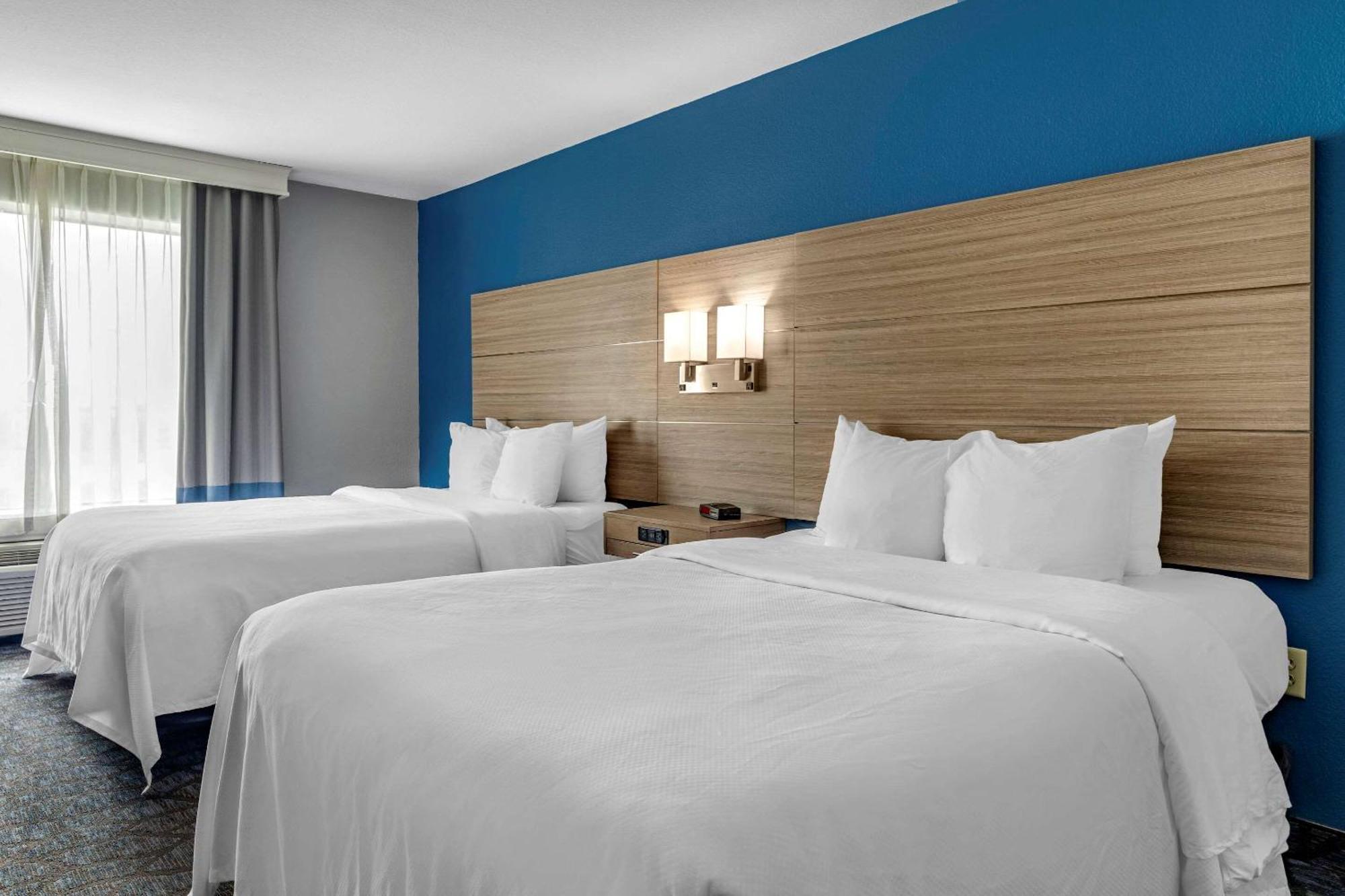 Queen Room with Two Queen Beds - Accessible/Non-Smoking