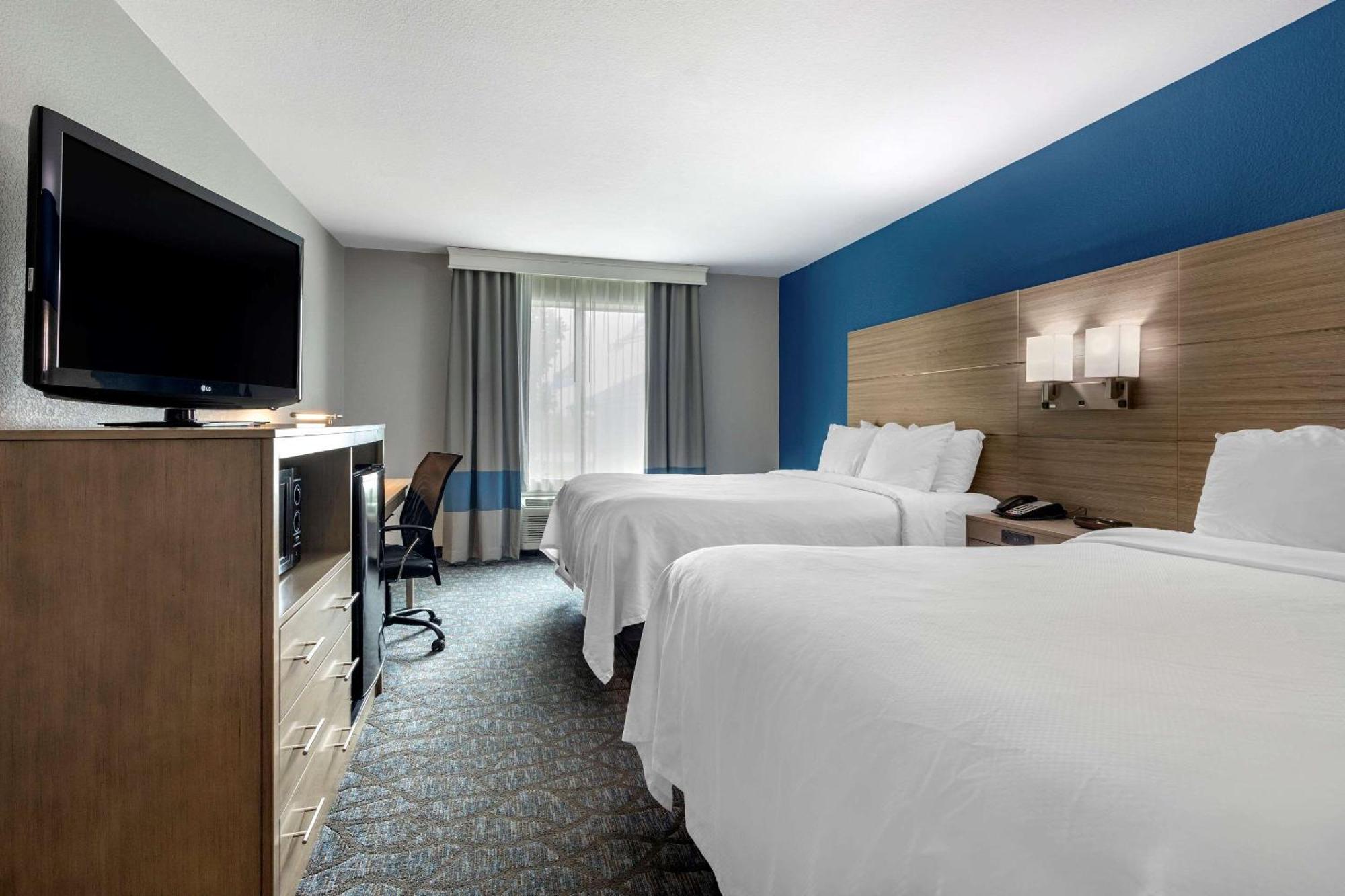 Queen Room with Two Queen Beds - Non-Smoking