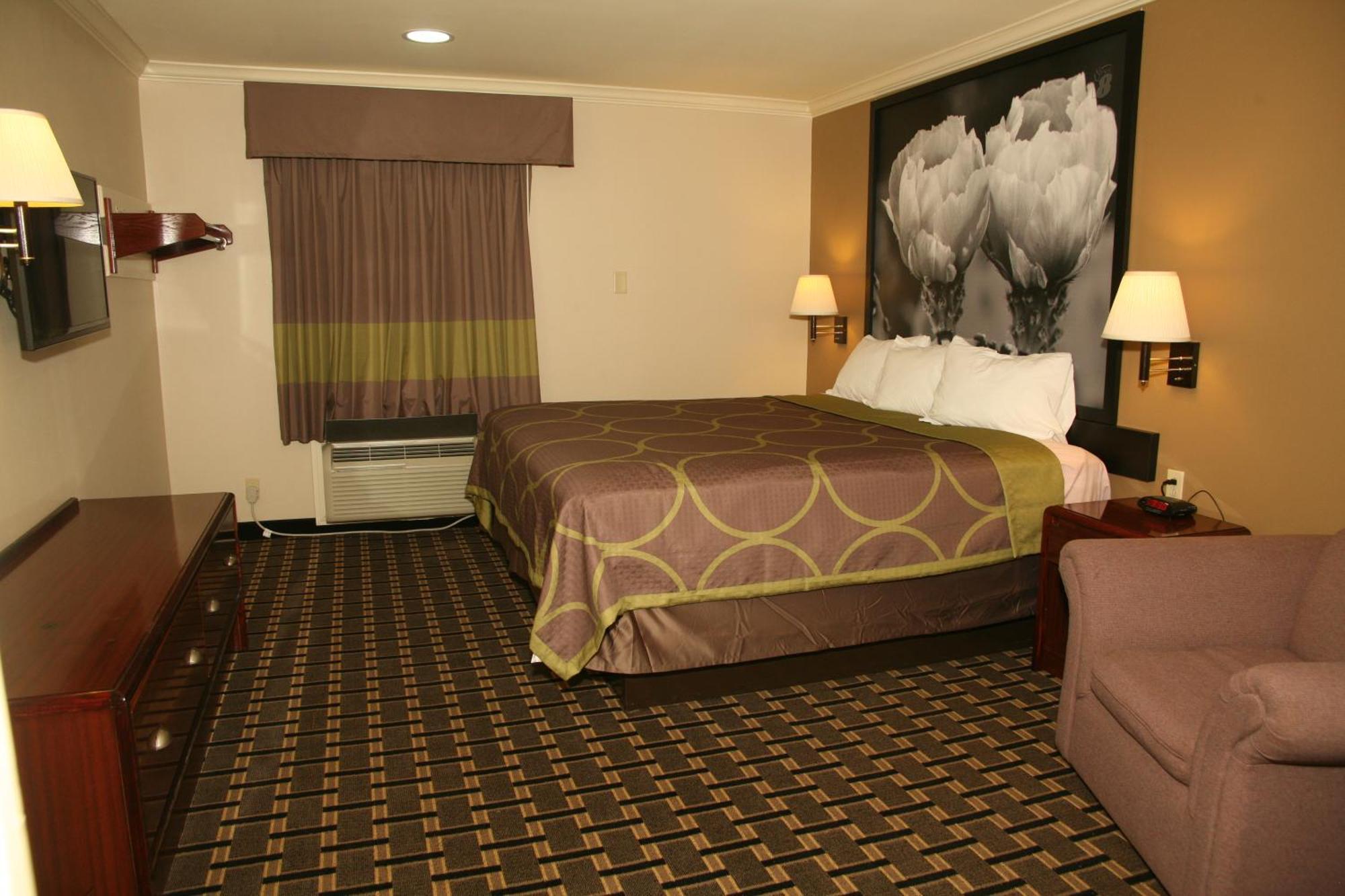 King Room - Mobility Access/Non-Smoking