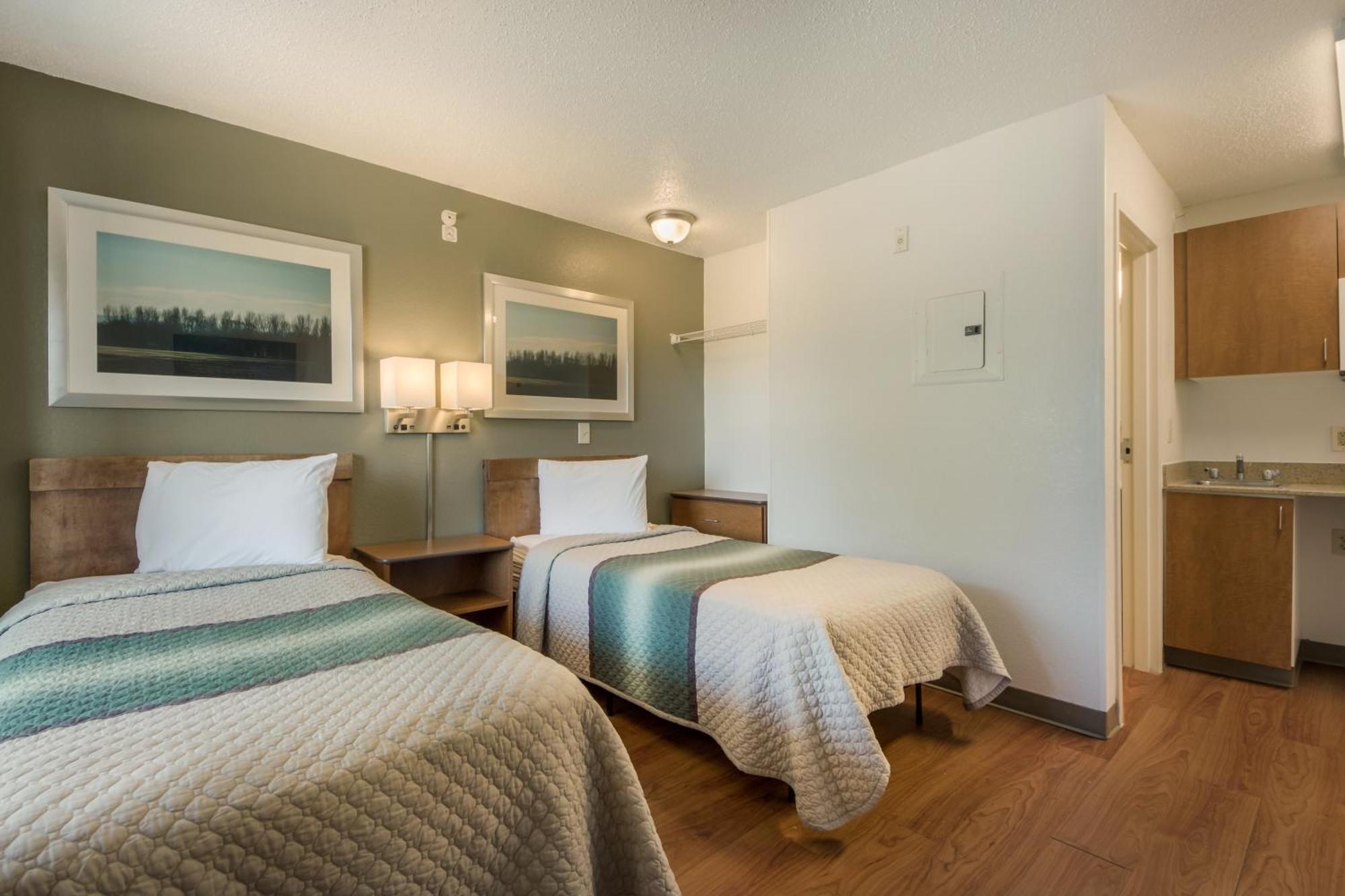 Studio Room with Two Twin Beds Non-Smoking