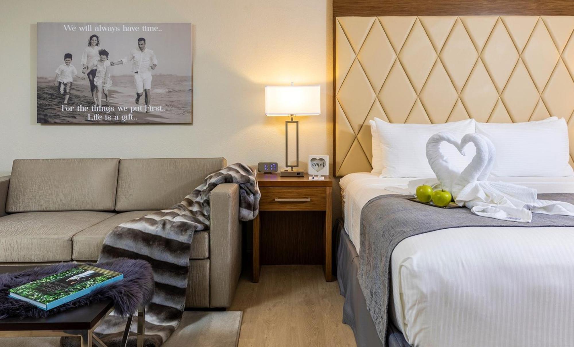 Royal King Room with Sofa Bed ROYK
