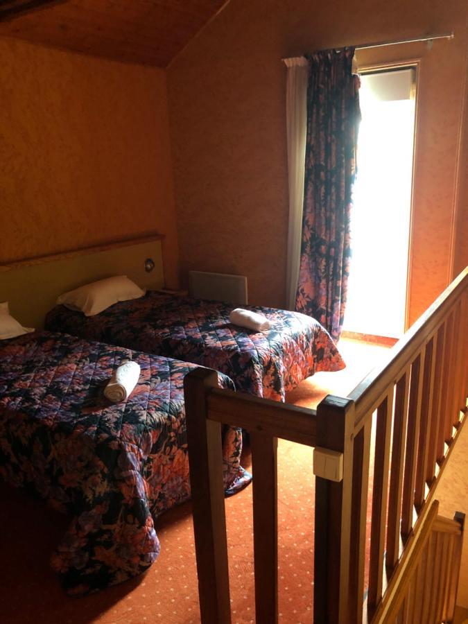 Family Room,1211743960:JPEG