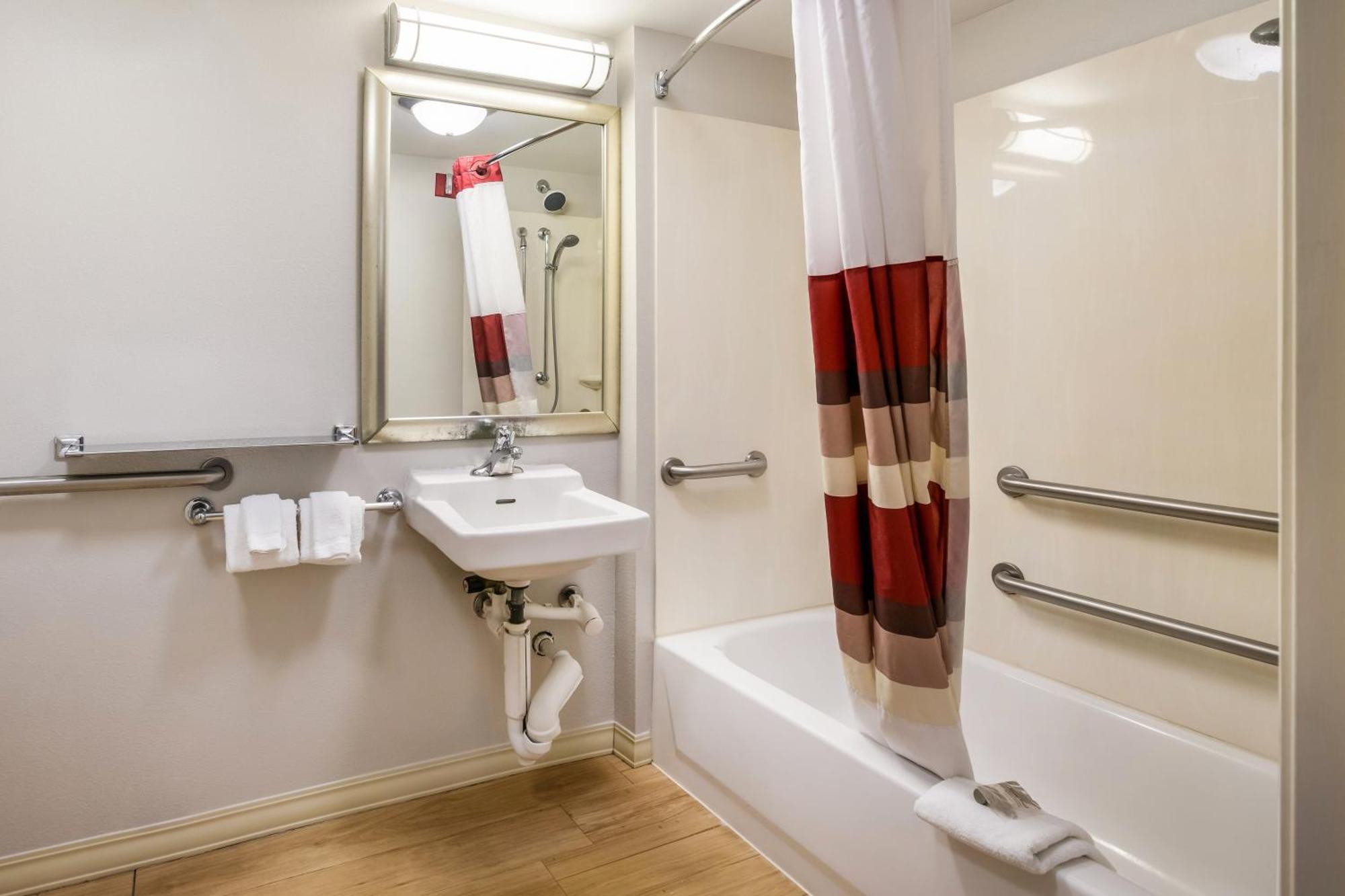 Deluxe King Room Disability Access Smoke Free