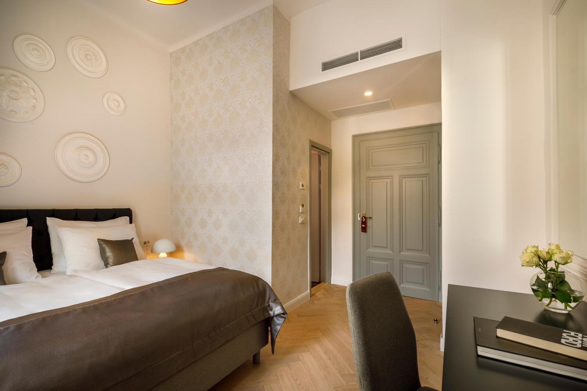 Atrium Room