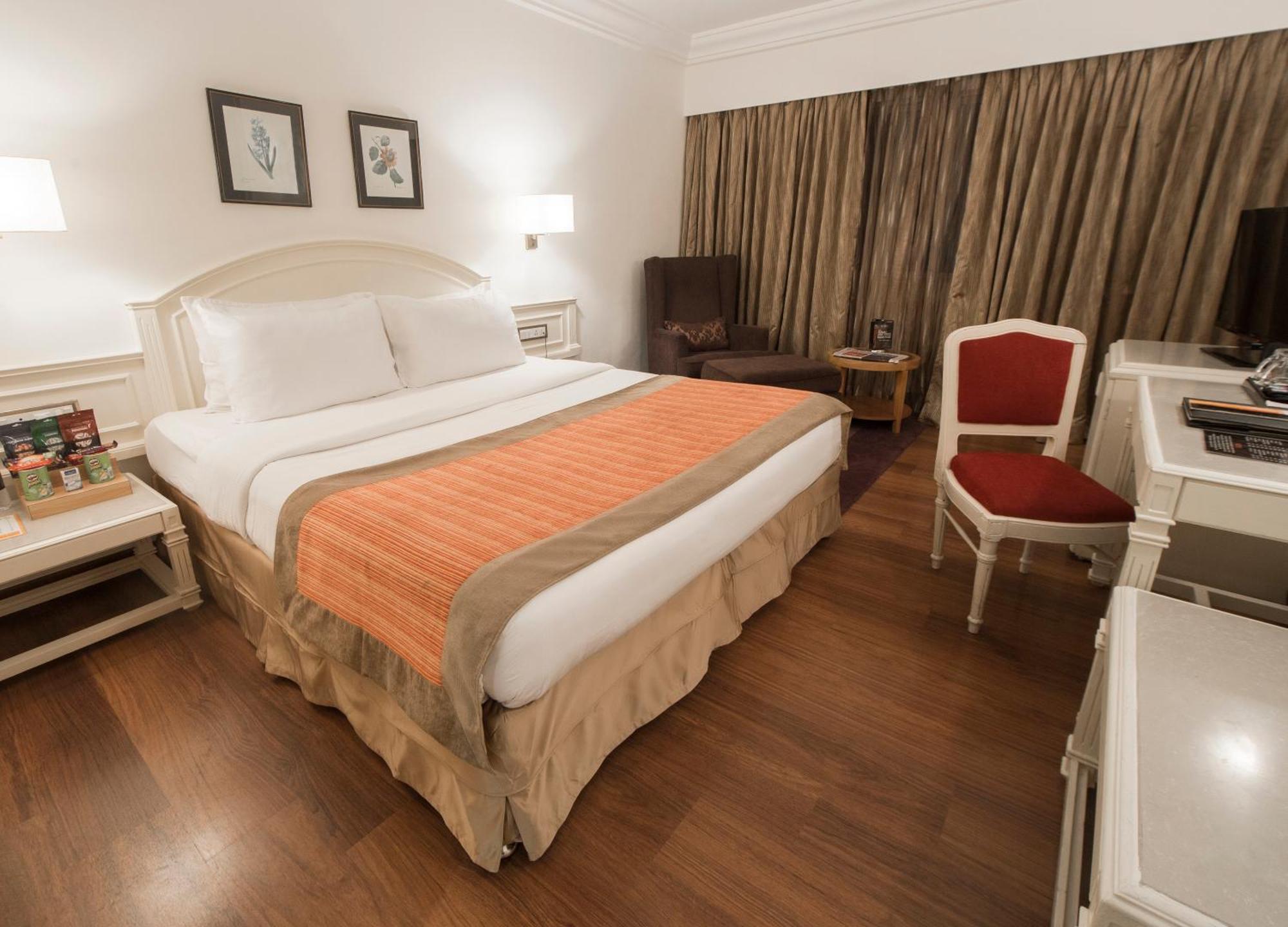 Executive Room - 15% disc on Food & Soft Beverages - Happy Hours 1+1 at Koi Garden (On selected Brands only Timing 1700hrs – 2000hrs) Valid till 30th Sep 2026