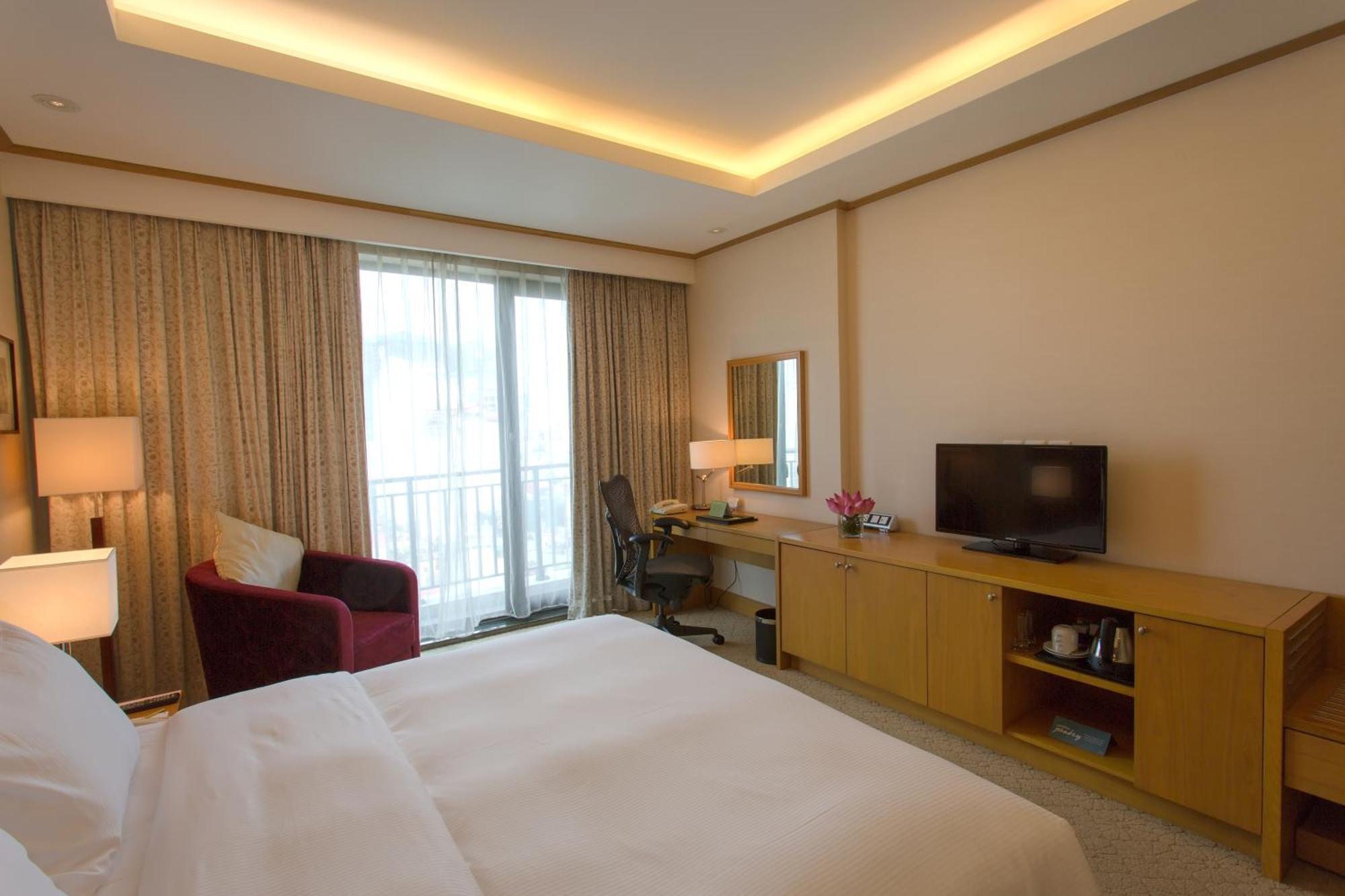 Chambre Lit King-Size avec Balcon