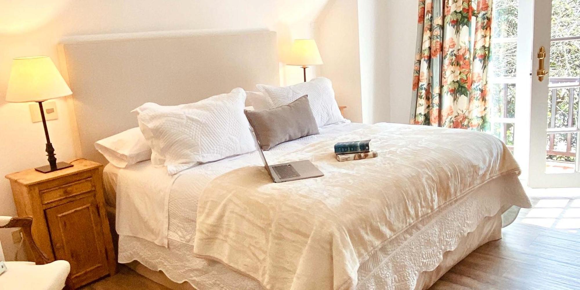 Quarto Deluxe com Cama de Casal ou 2 de Solteiro e Varanda