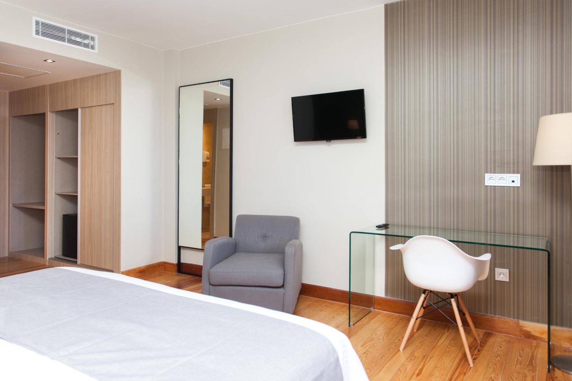 Double Room with Balcony,1214606644:JPEG