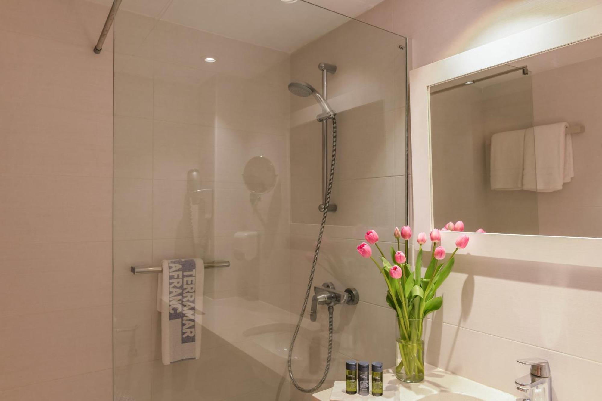Chambre Double ou Lits Jumeaux - Vue sur Mer