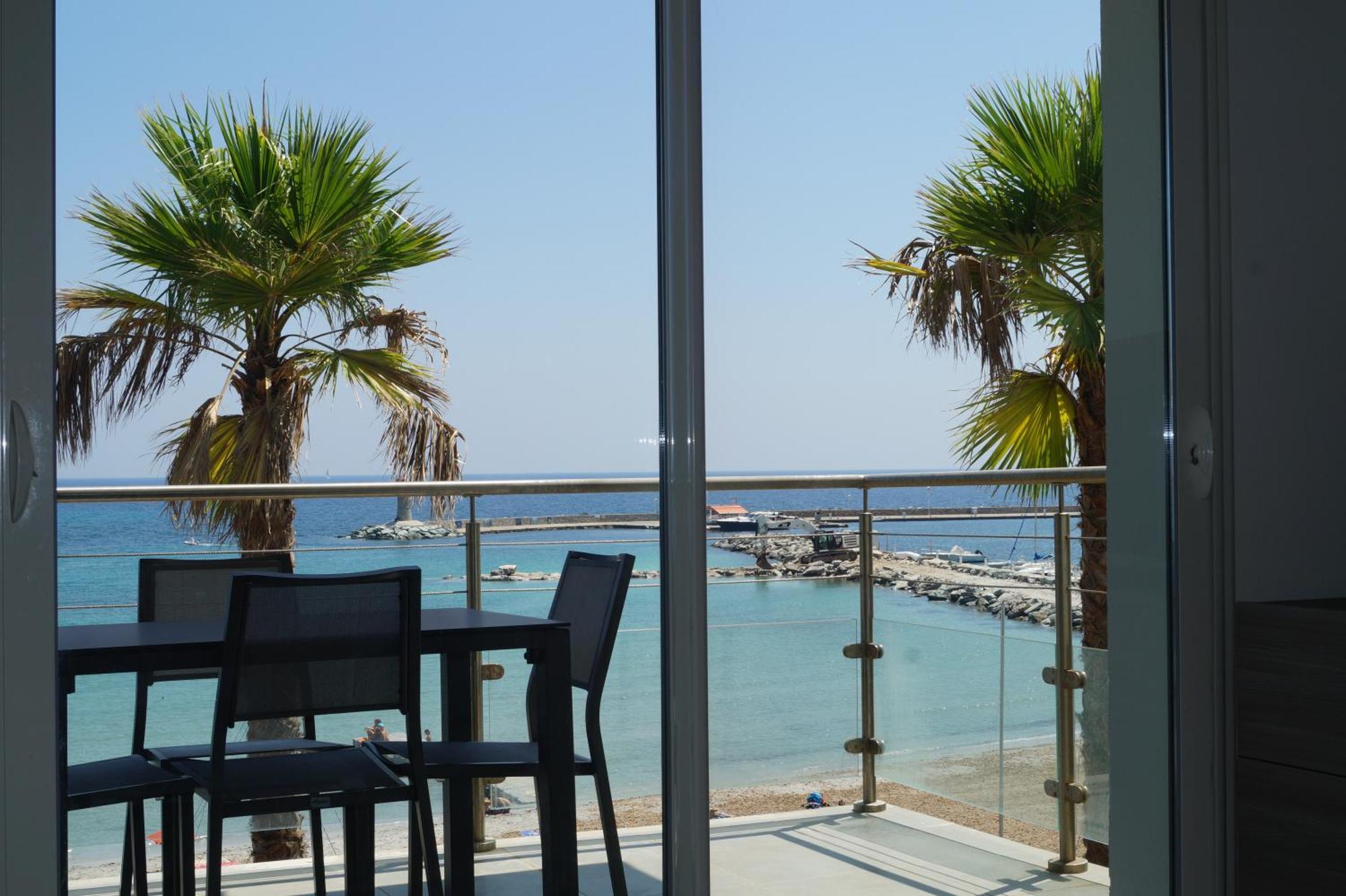 Apartment Terrace,723568156:JPEG
