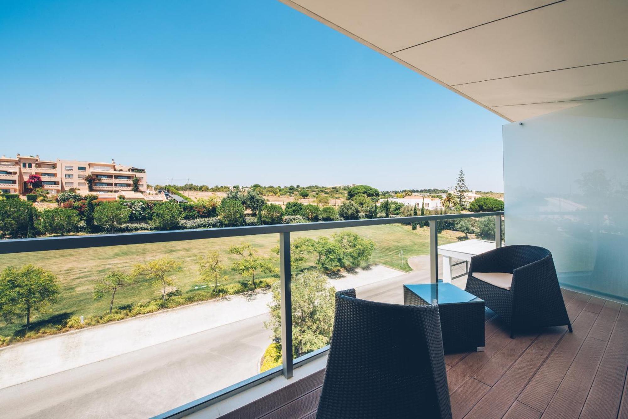 Quarto Duplo com Vista Jardim