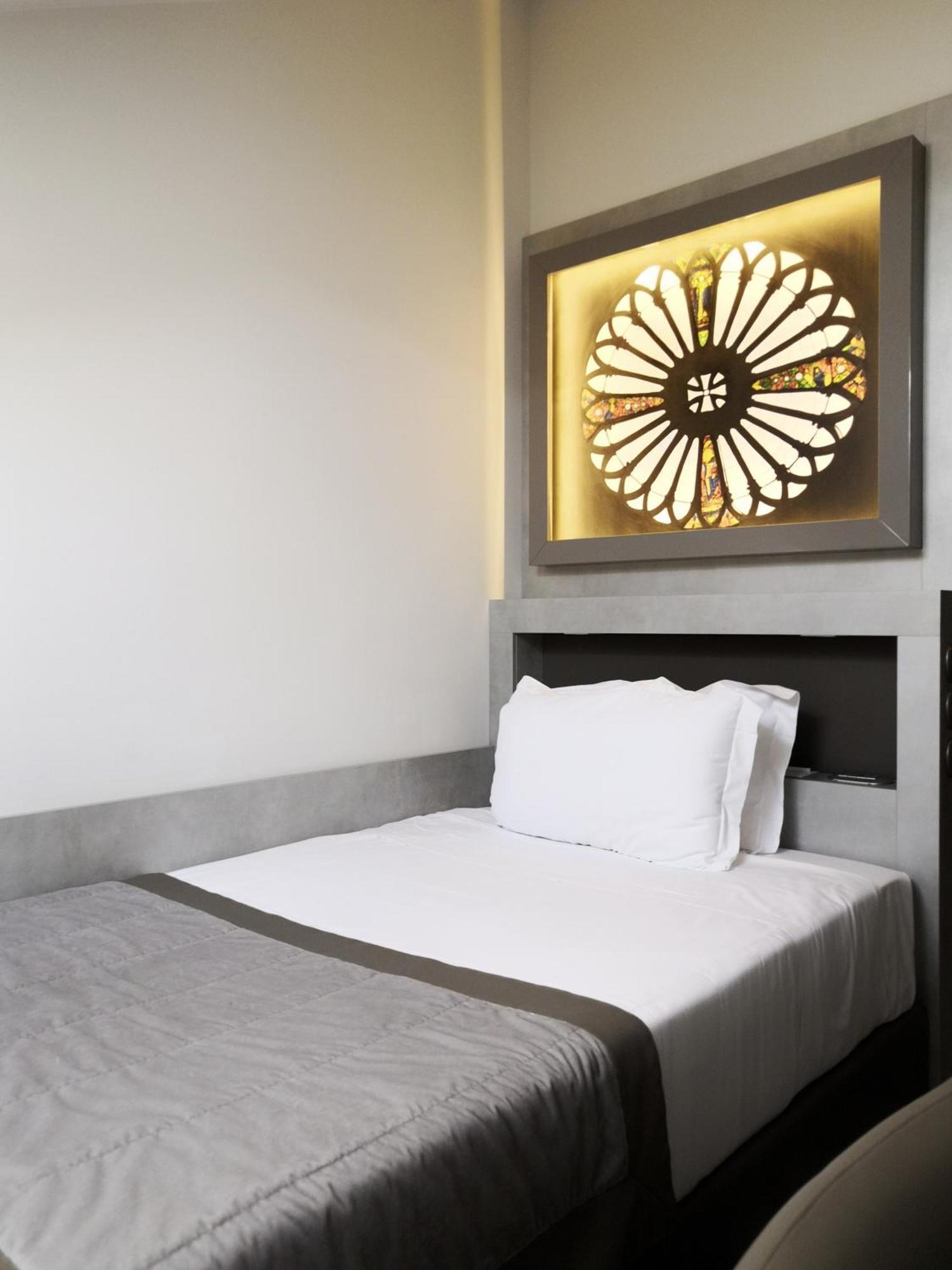 Small Classic Double Room - Non-Smoking