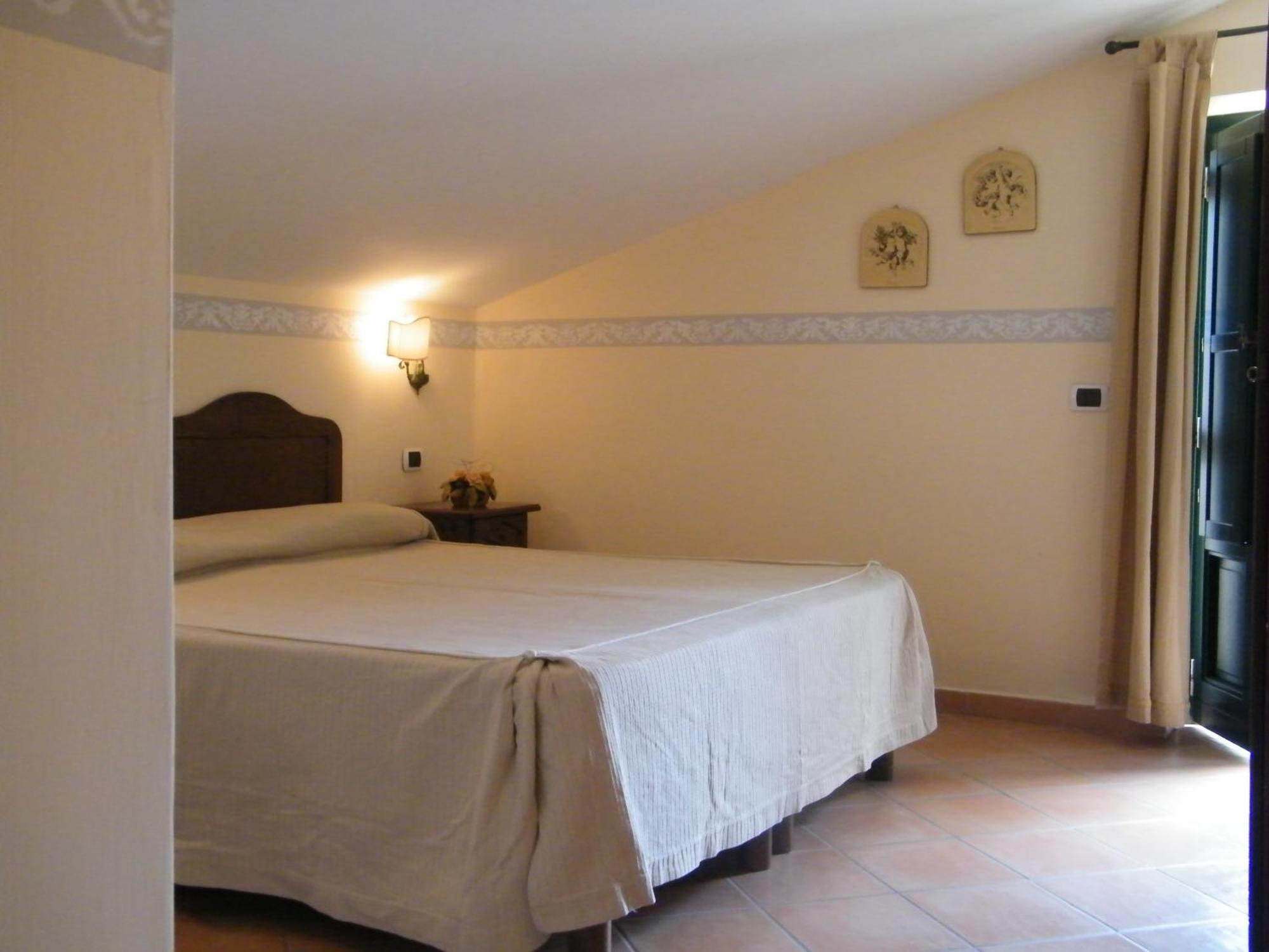 Attic Room,1589232418:JPEG