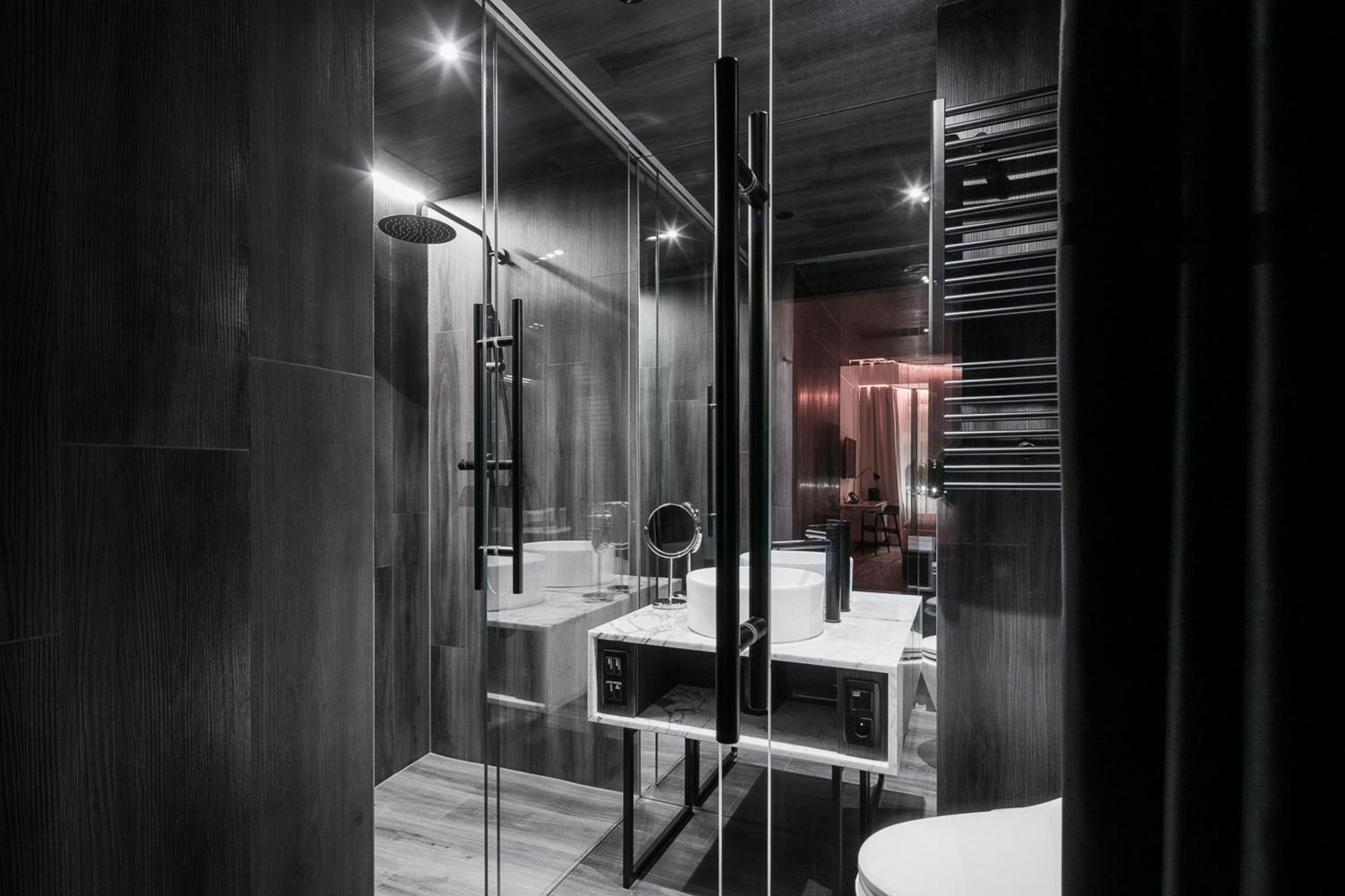 Suite Júnior com Banheira de Hidromassagem e Terraço
