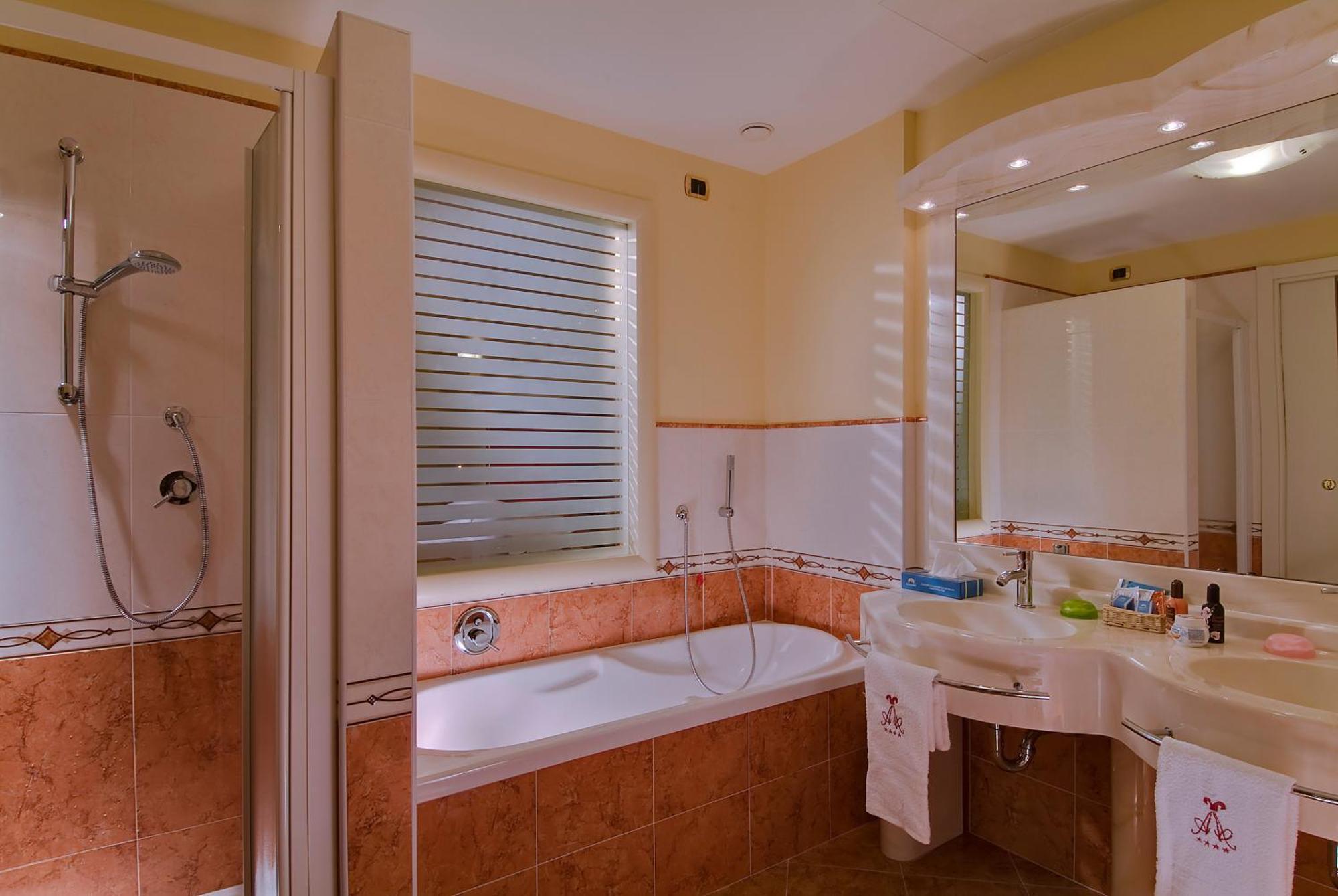 Triple Room Balcony,160853766:JPEG