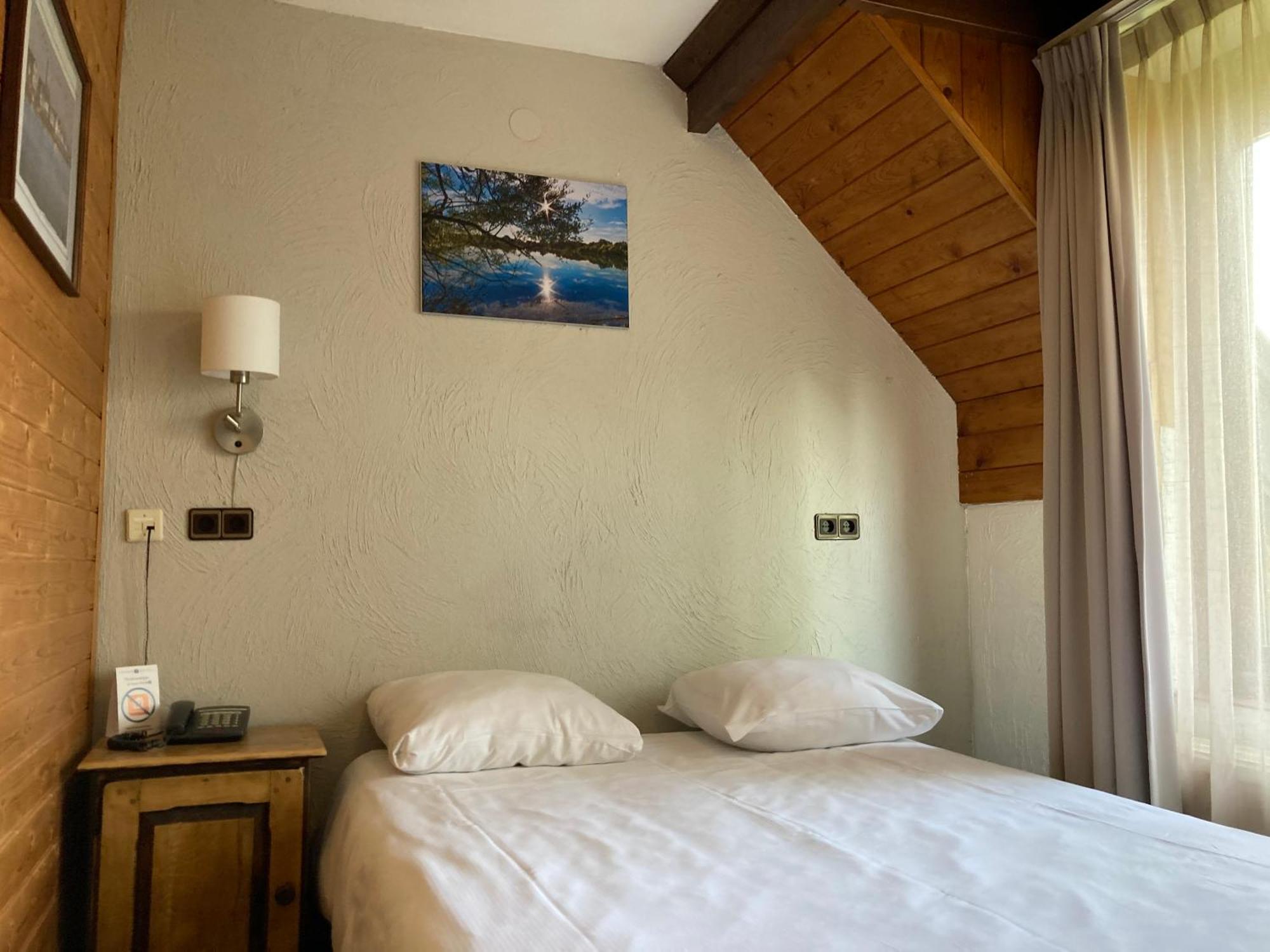Small Double Room,1216722616:JPEG