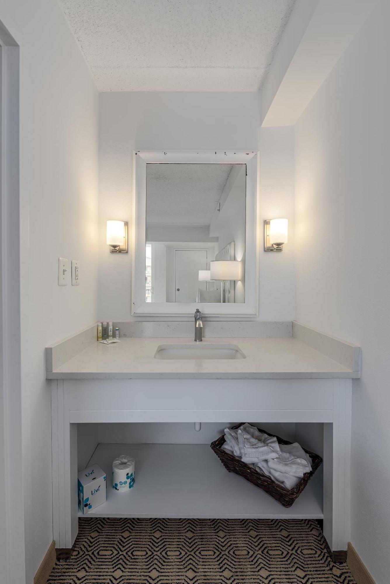 Standard Double Suite,1217939449:JPEG