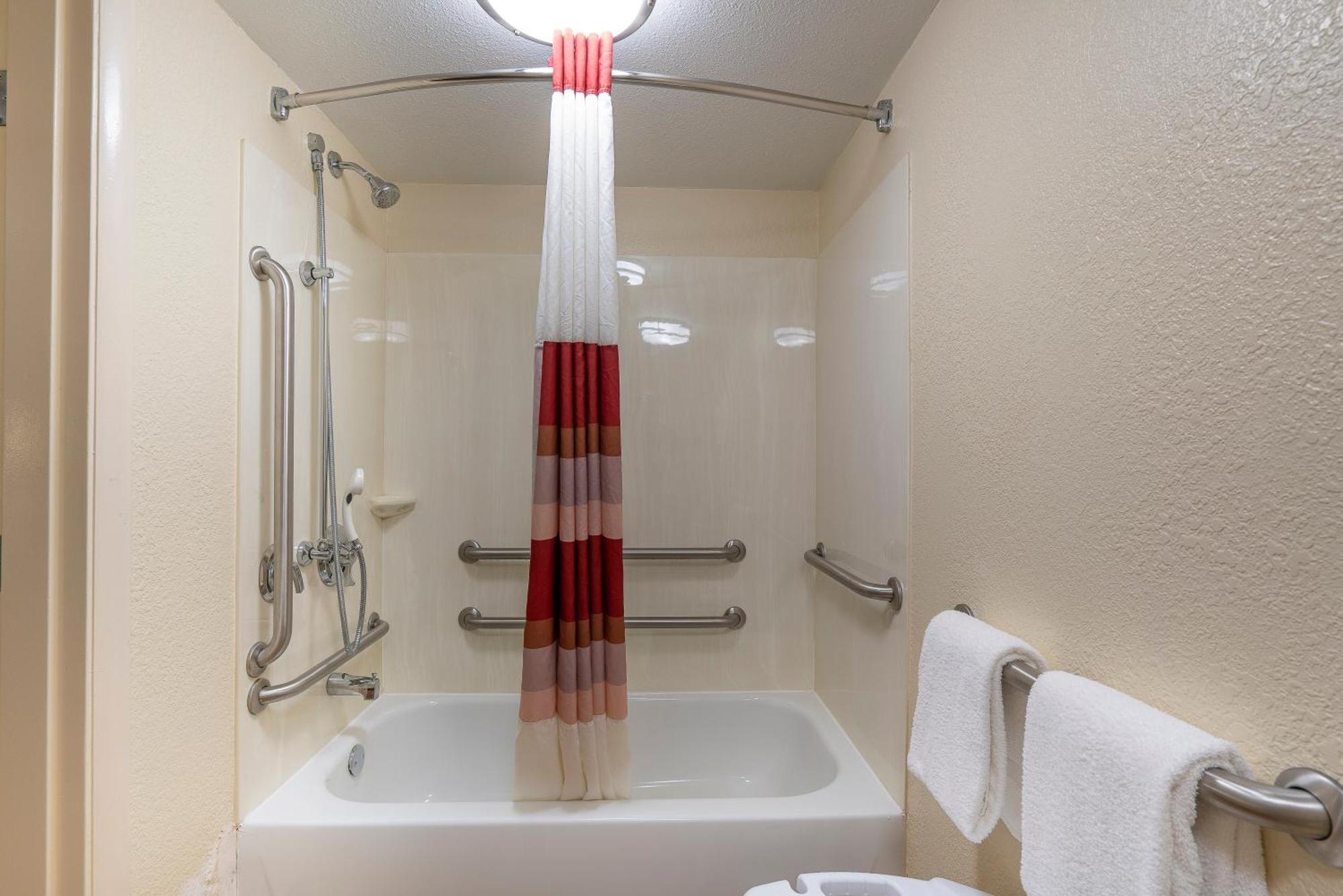 Deluxe King Room Disability Access Smoke Free
