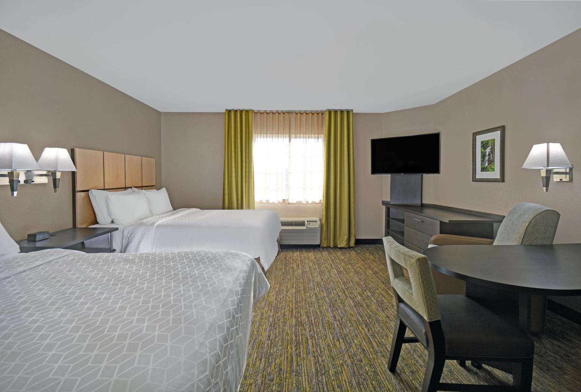 Queen Studio Suite with Two Queen Beds - Disability Access/Non-Smoking
