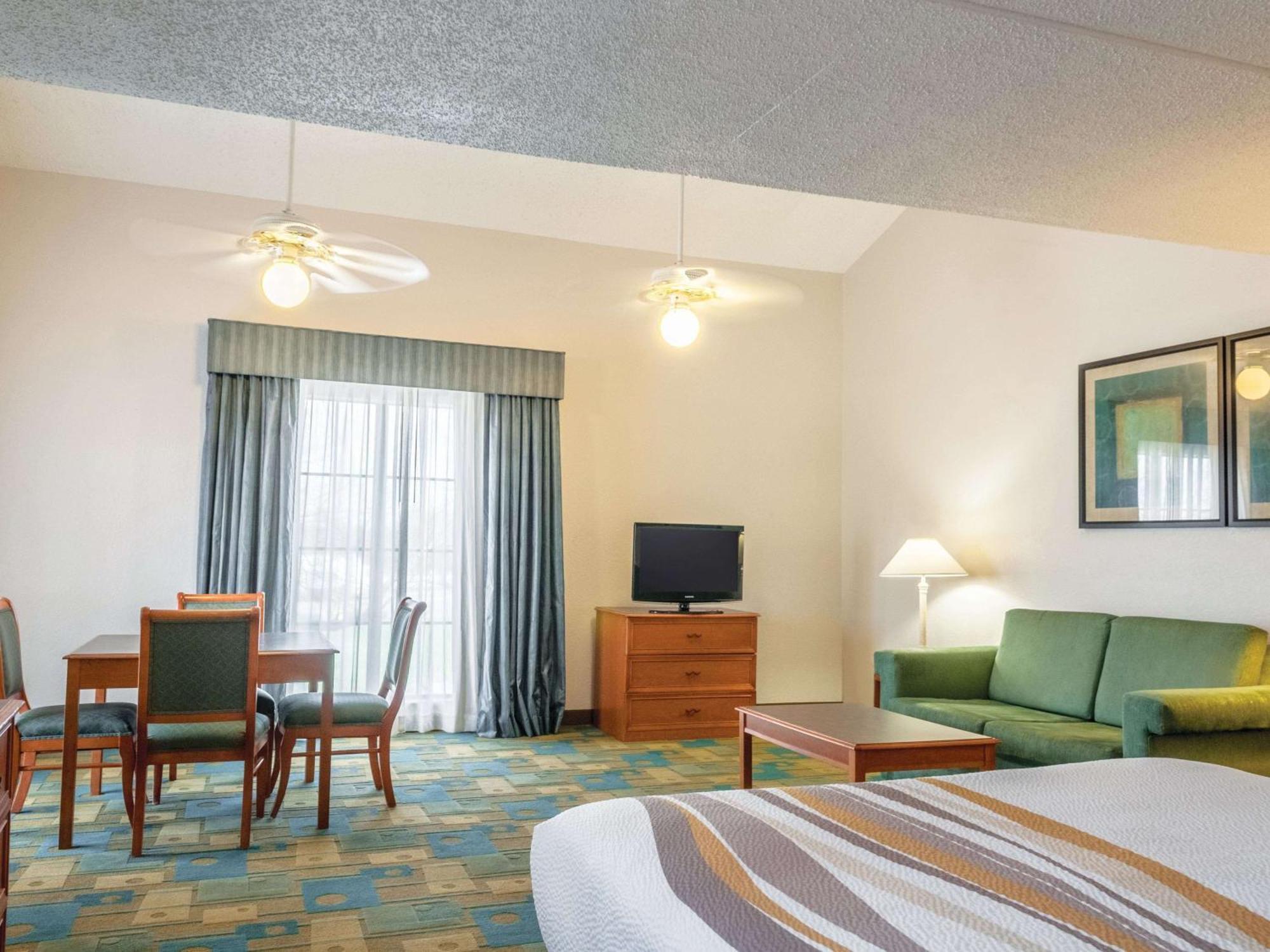 Queen Suite