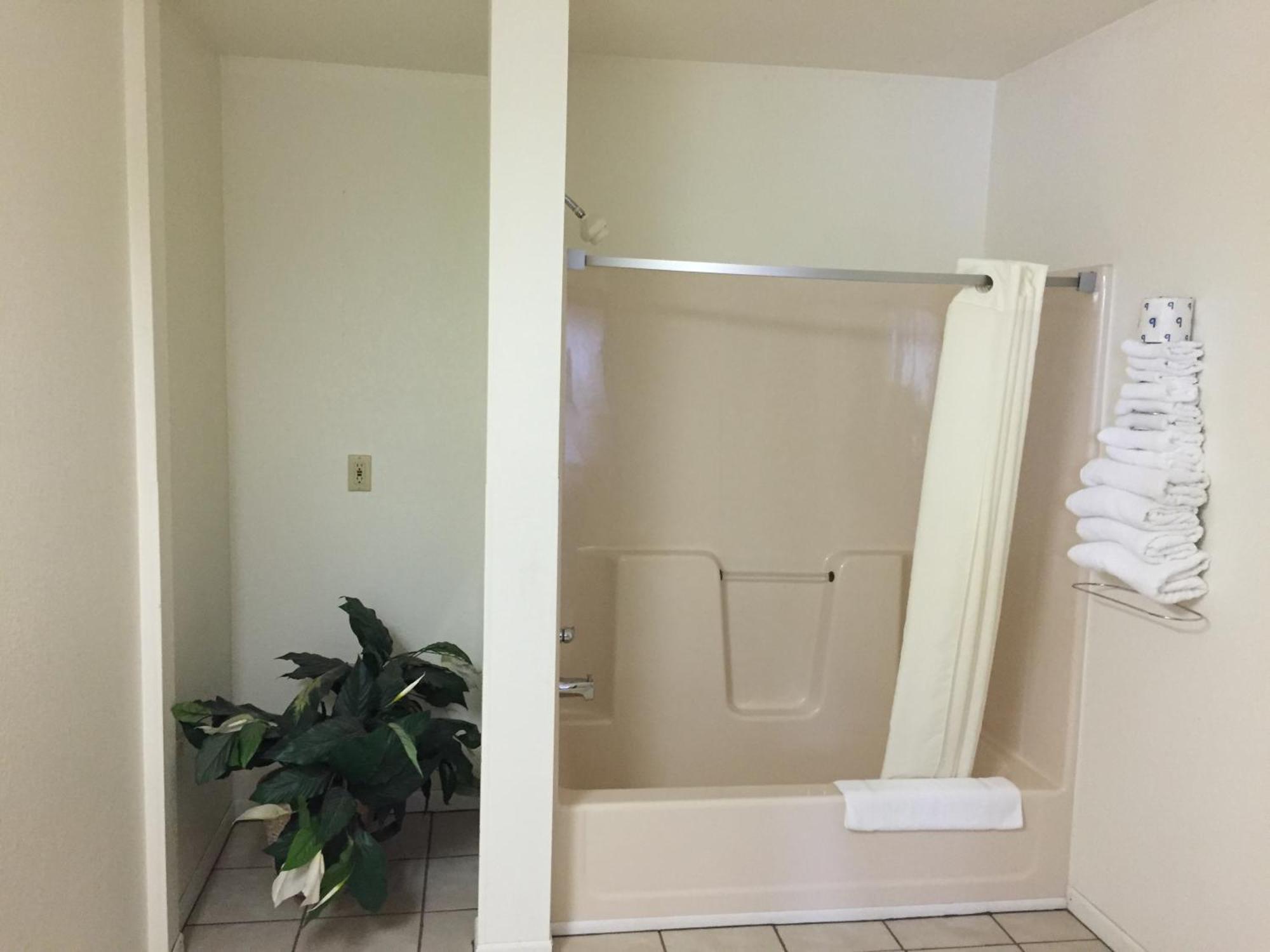 Queen Room with Three Queen Beds (Second Floor) - Non-Smoking