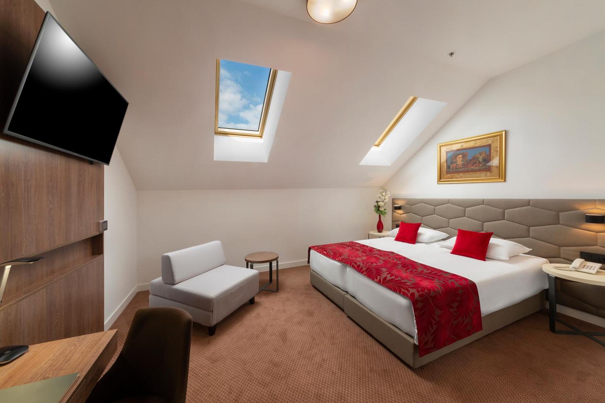 Large Double or Twin Room,1219689292:JPEG