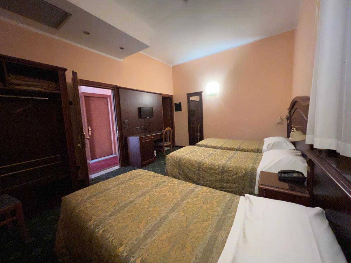 Quarto Triplo Standard