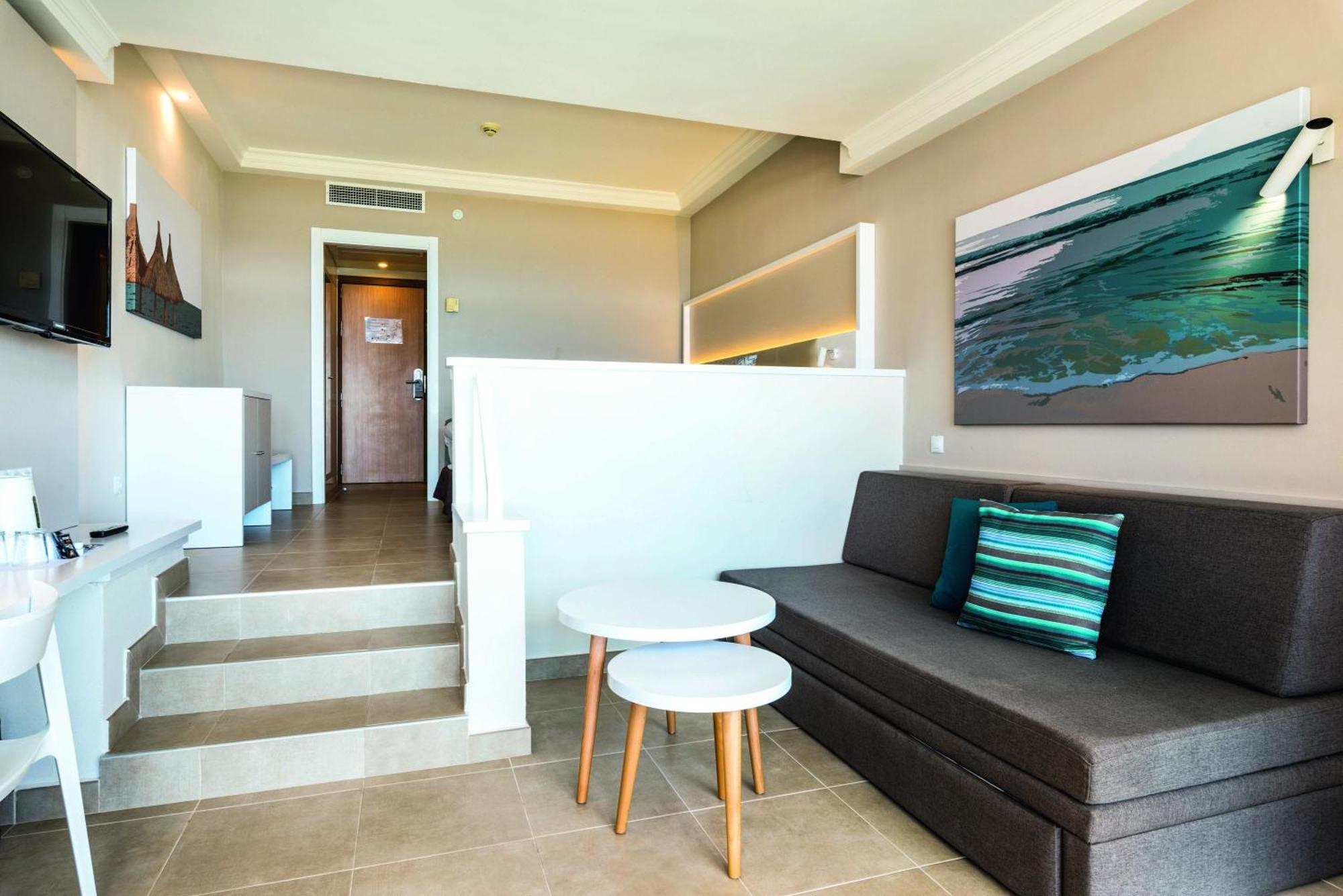 Double Room with Sea View (1Adult)