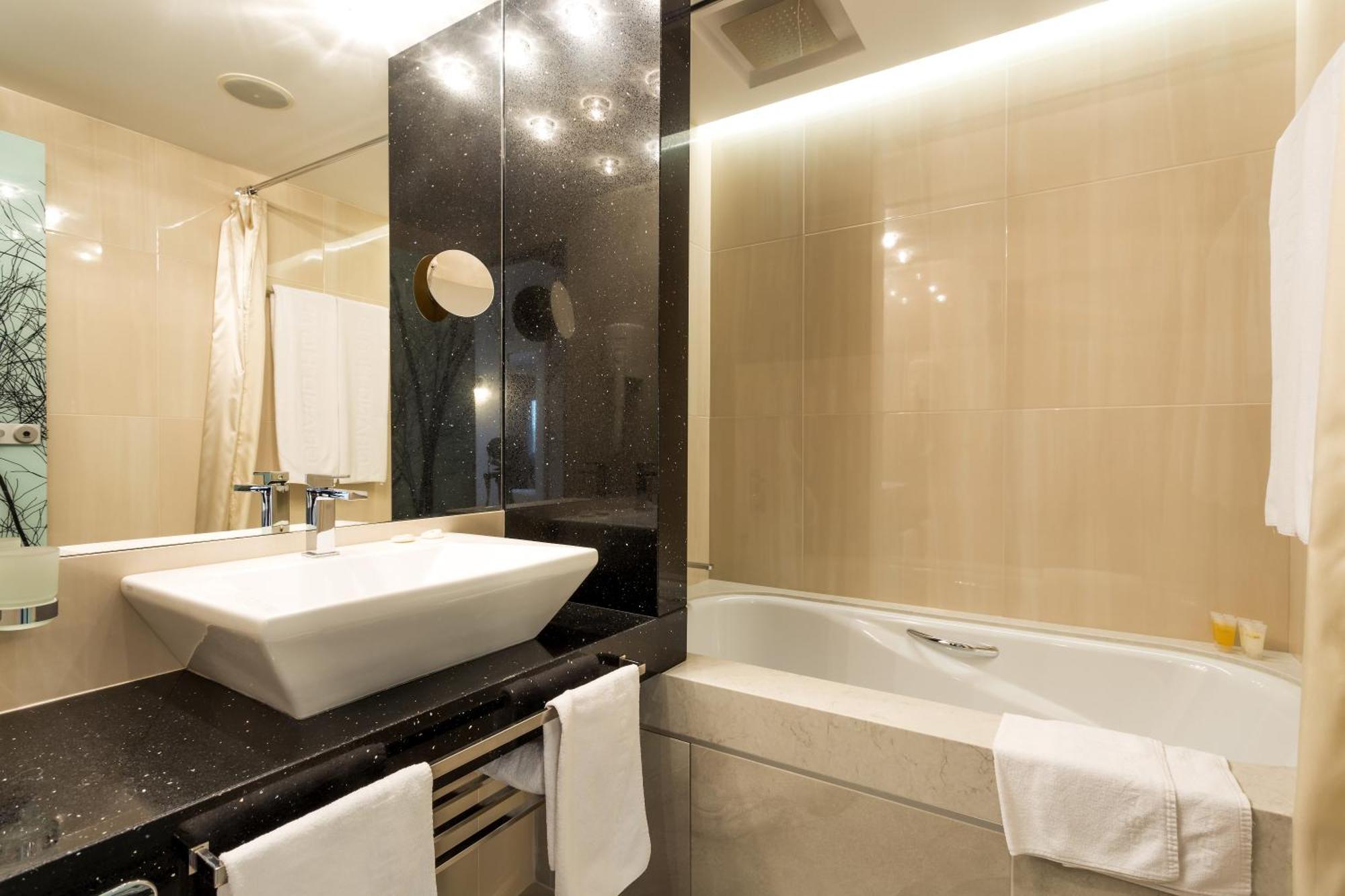 Luxury Double or Twin Room with Free Parking