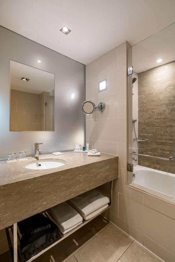 Premium Kamer met Terras en Gedeeltelijk Uitzicht op Zee