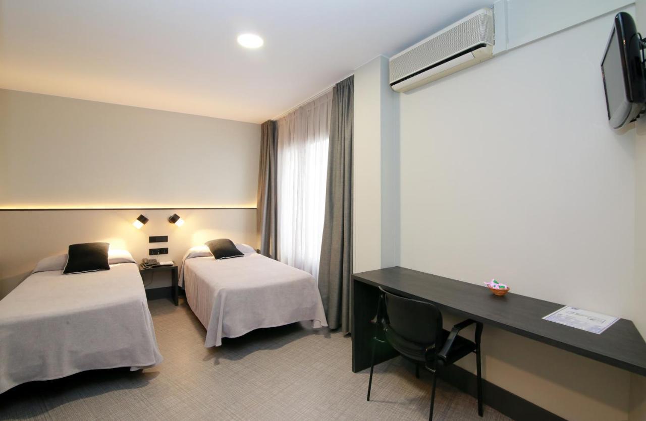 Twin Room,1237684315:JPEG