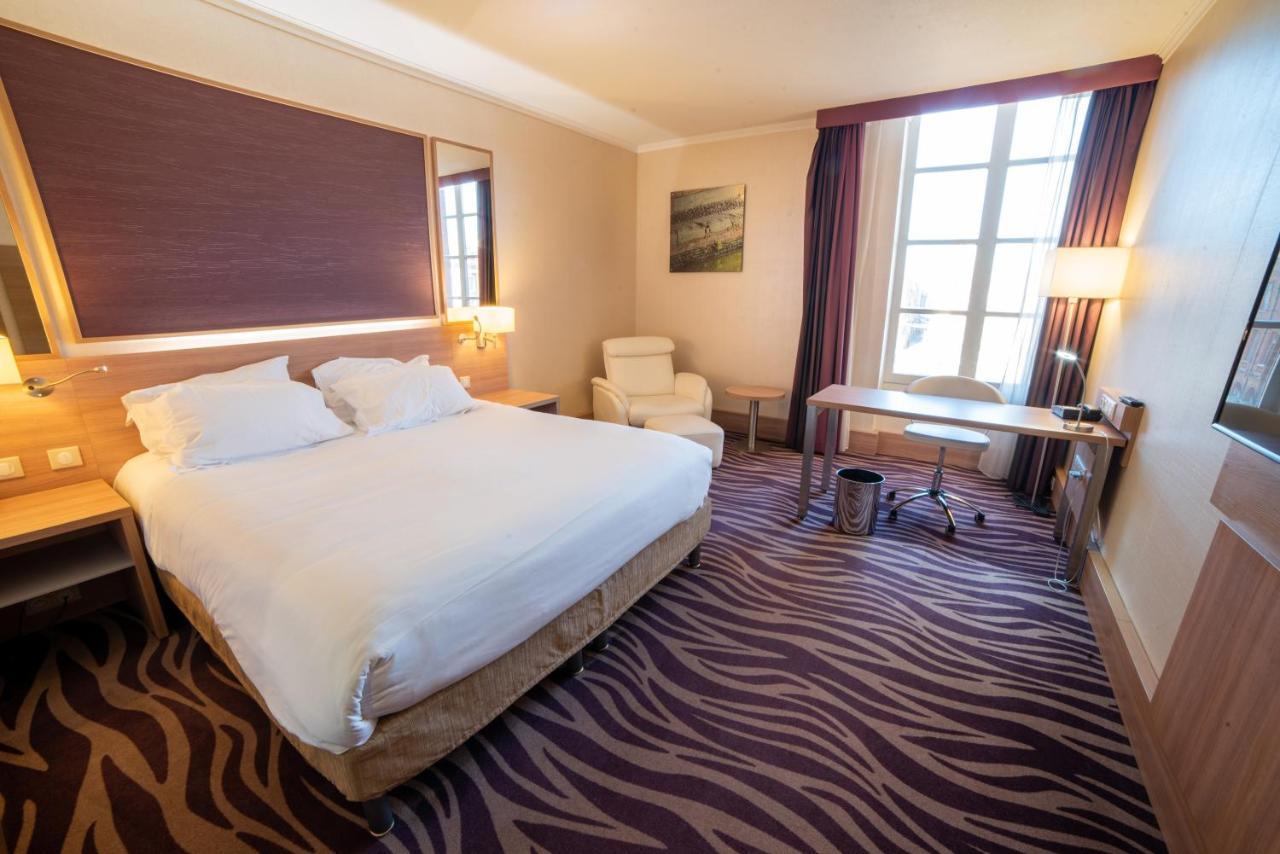 Chambre Lit Queen-Size Standard - Accessible aux Personnes à Mobilité Réduite