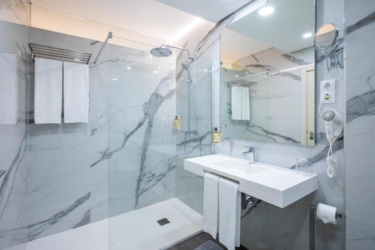 Premium Doppelzimmer mit Whirlpool und Meerblick