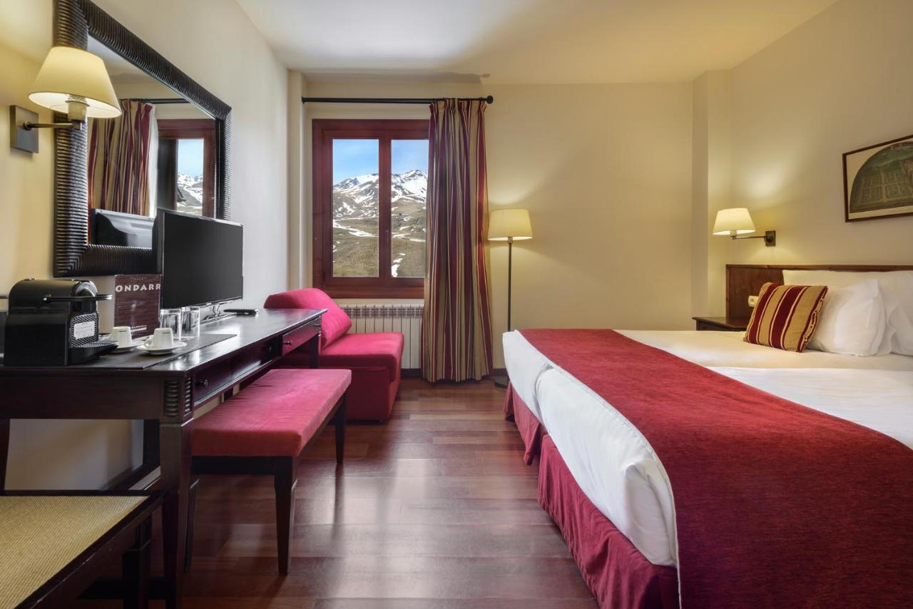 Standard Twin Room with Mountain View,1237873897:JPEG
