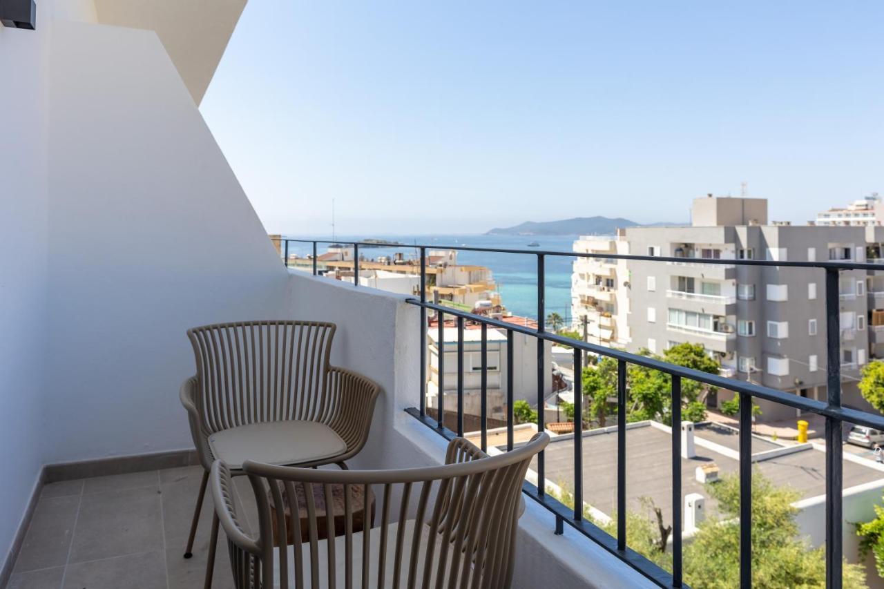 Chambre Premium – Vue Latérale sur Mer