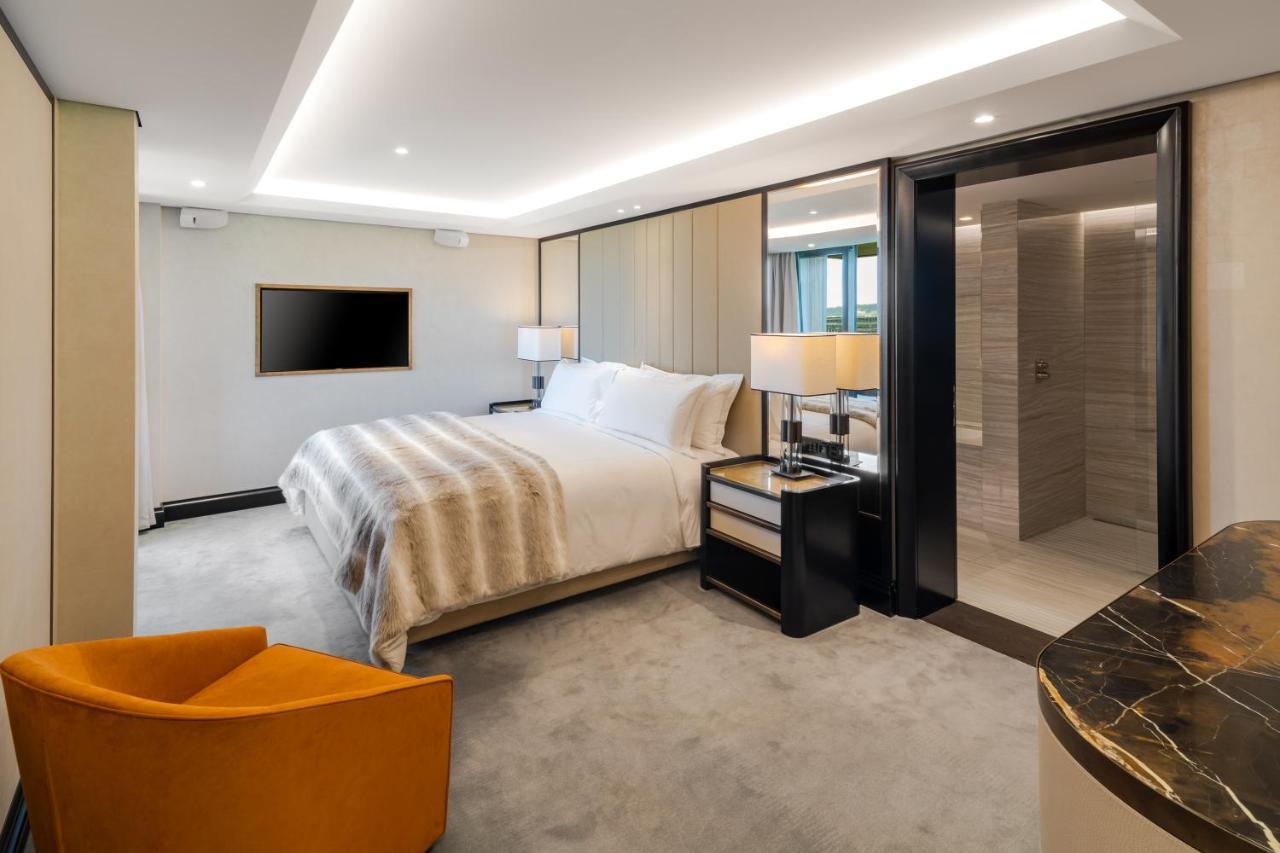 Master Suite mit Balkon