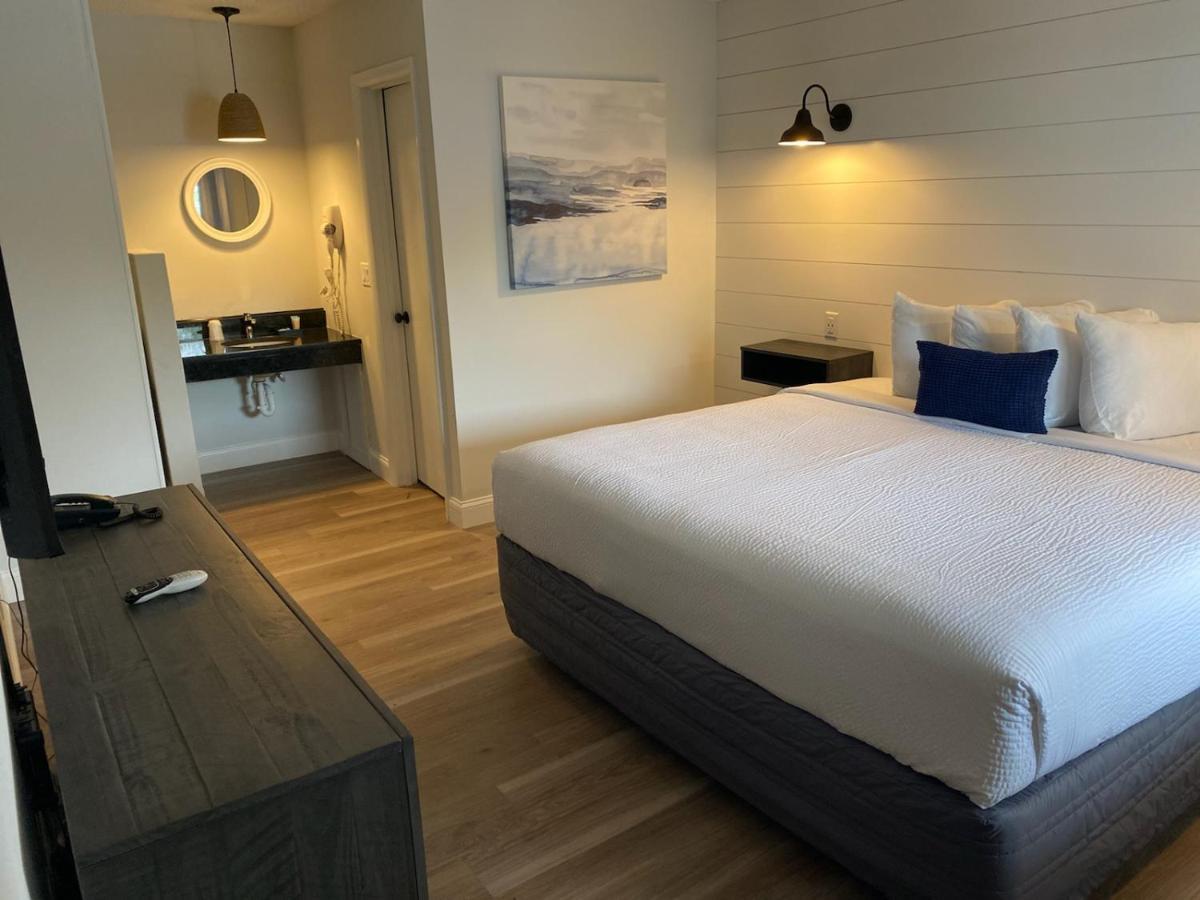 Standard King Room