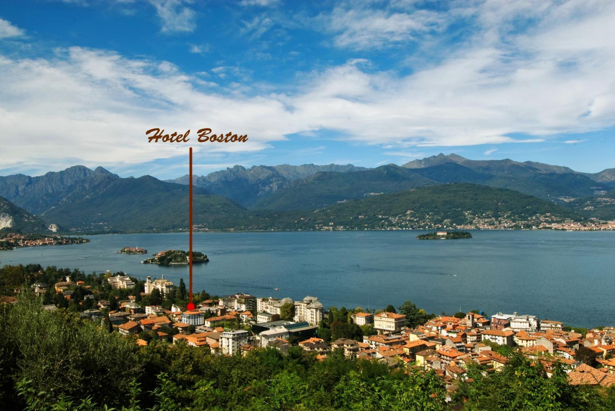 Camera Matrimoniale/Doppia con Letti Singoli con Balcone e Vista Lago
