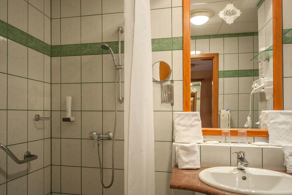 Standard Doppelzimmer mit Balkon
