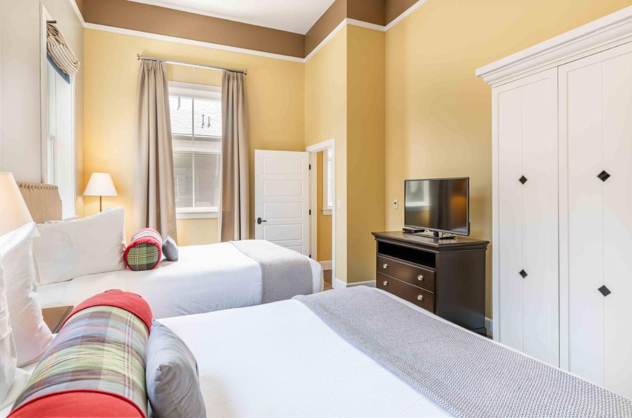 Double Queen Room with Balcony