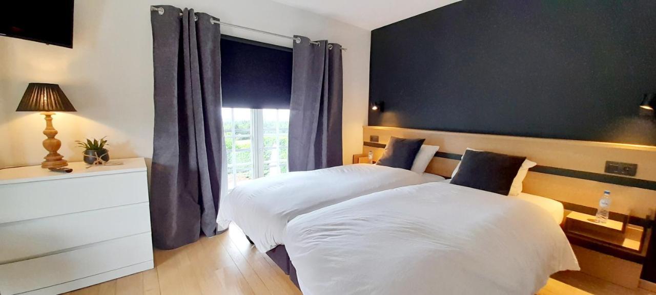 Doppel-/Zweibettzimmer mit Gartenblick