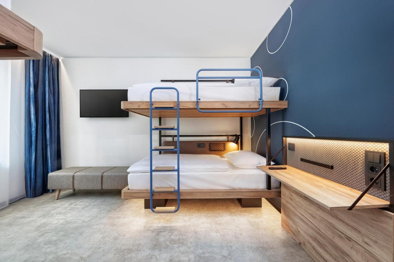 Quadruple Room,1247516836:JPEG
